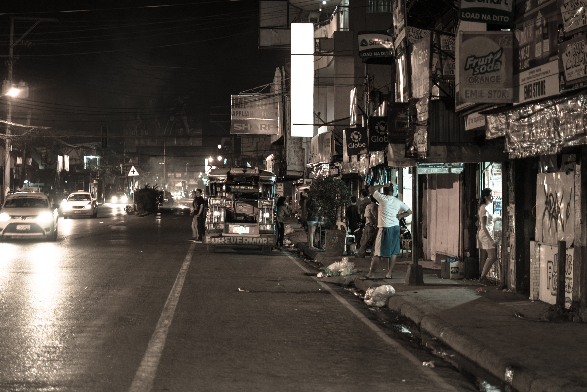 Sony a7R II + Sony FE 50mm F1.8 sample photo. Late night photography