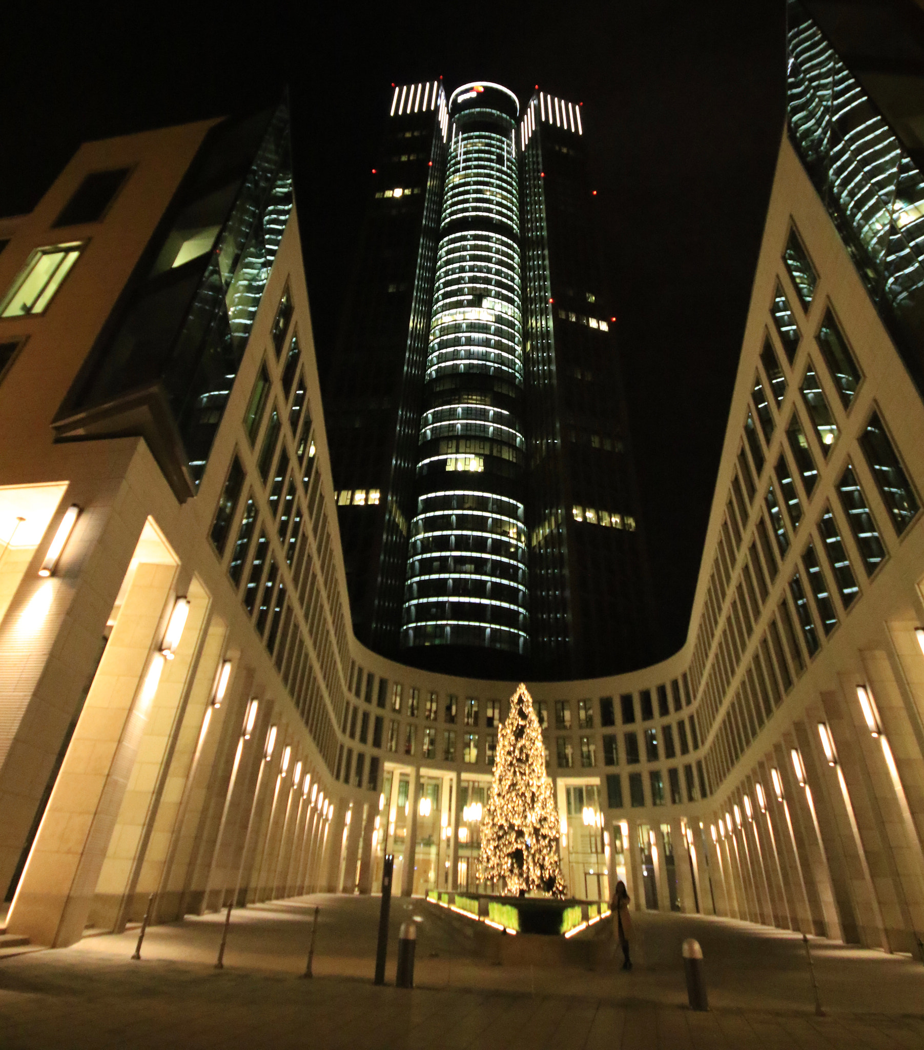 Sigma 10-20mm F4-5.6 EX DC HSM sample photo. Building photography