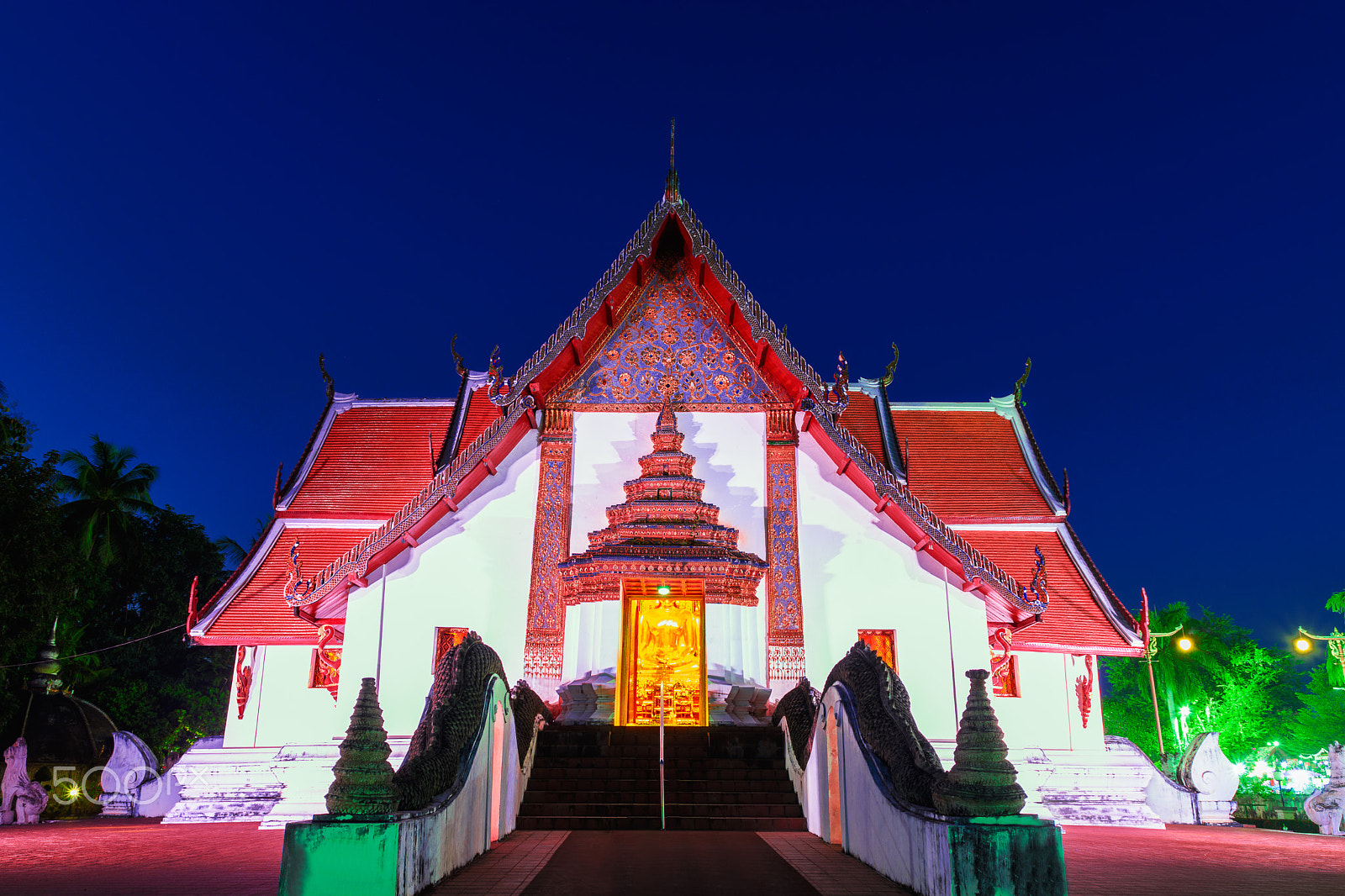 Sigma 17-70mm F2.8-4 DC Macro OS HSM | C sample photo. Wat phumin temple in night. photography