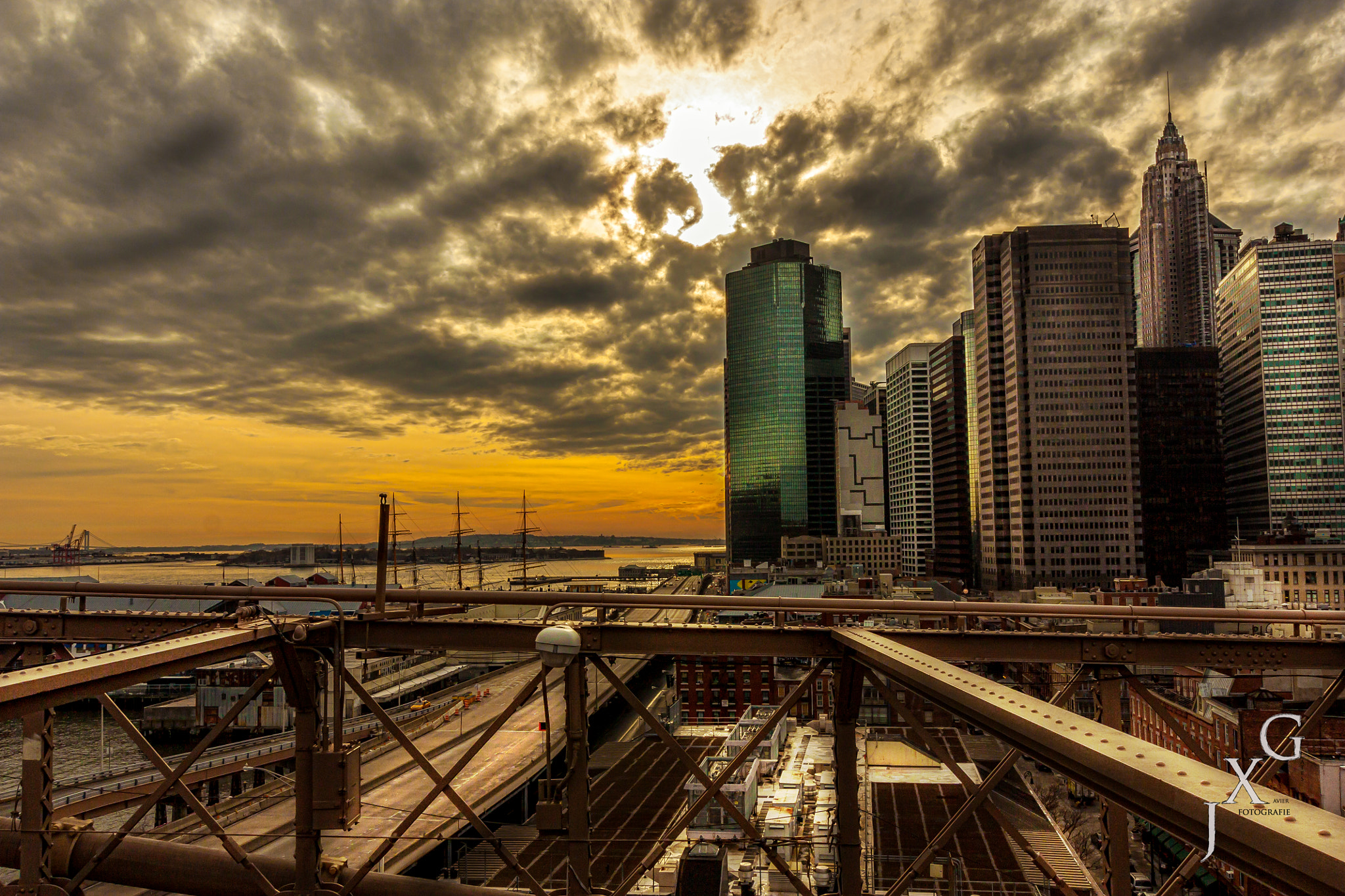 Sigma 10-20mm F3.5 EX DC HSM sample photo. Brooklyn bridge photography