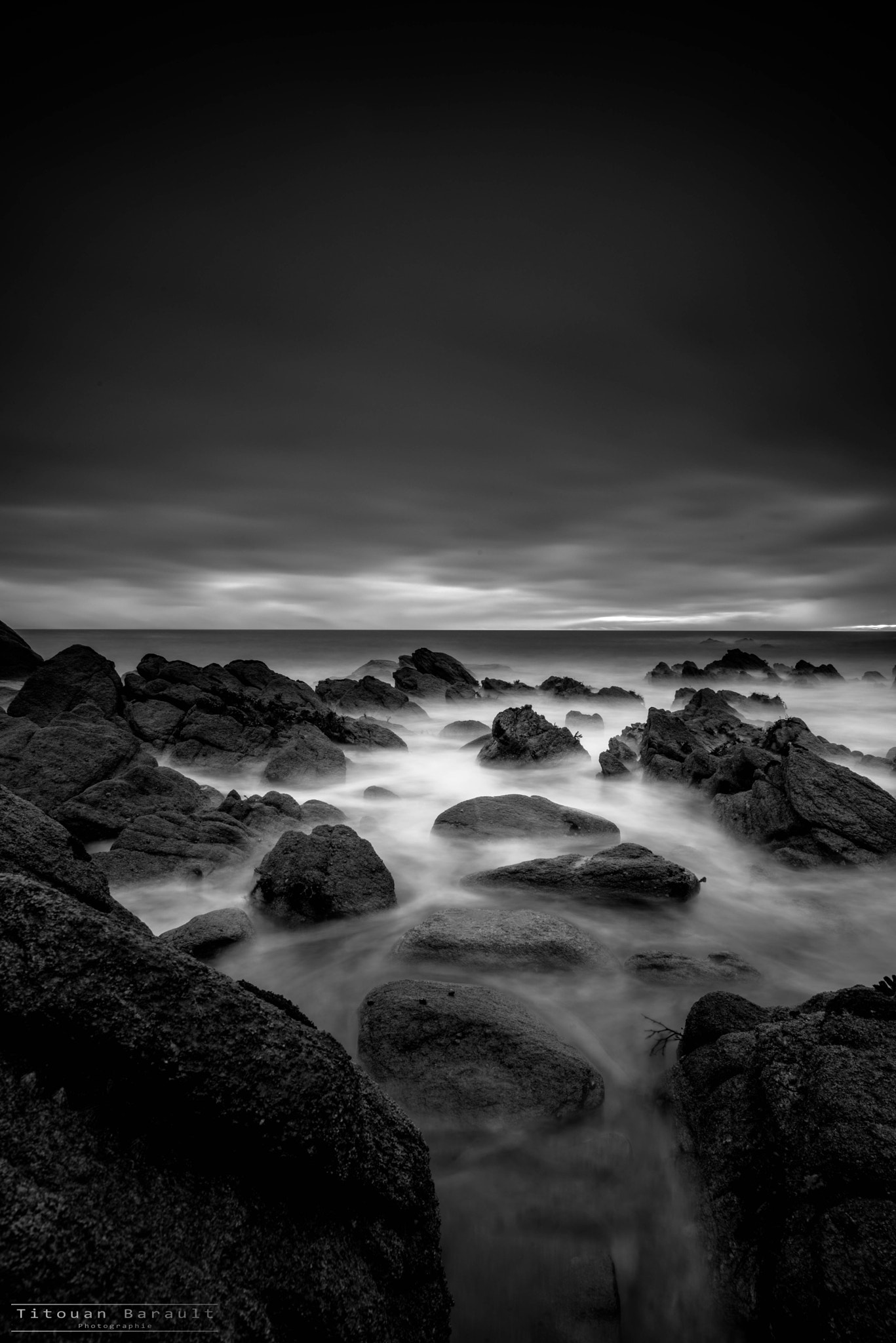 Nikon D600 + Tokina AT-X 17-35mm F4 Pro FX sample photo. The dark sea photography