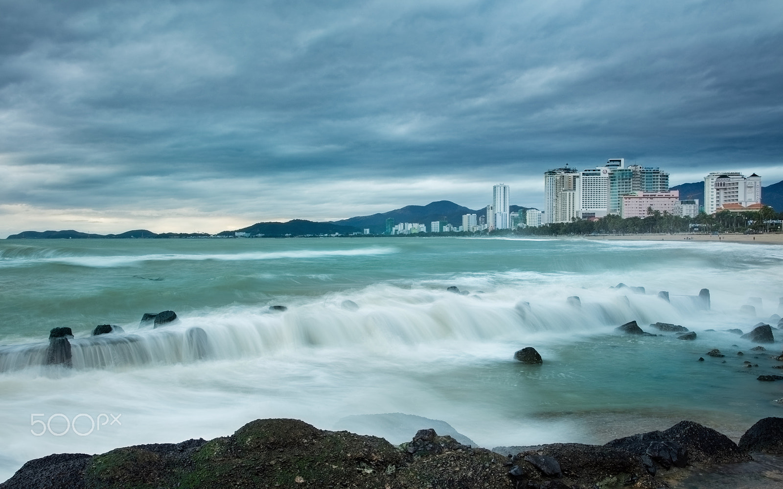 Canon EOS 5DS + Canon EF 24-105mm F4L IS II USM sample photo. Nha trang bay morning photography