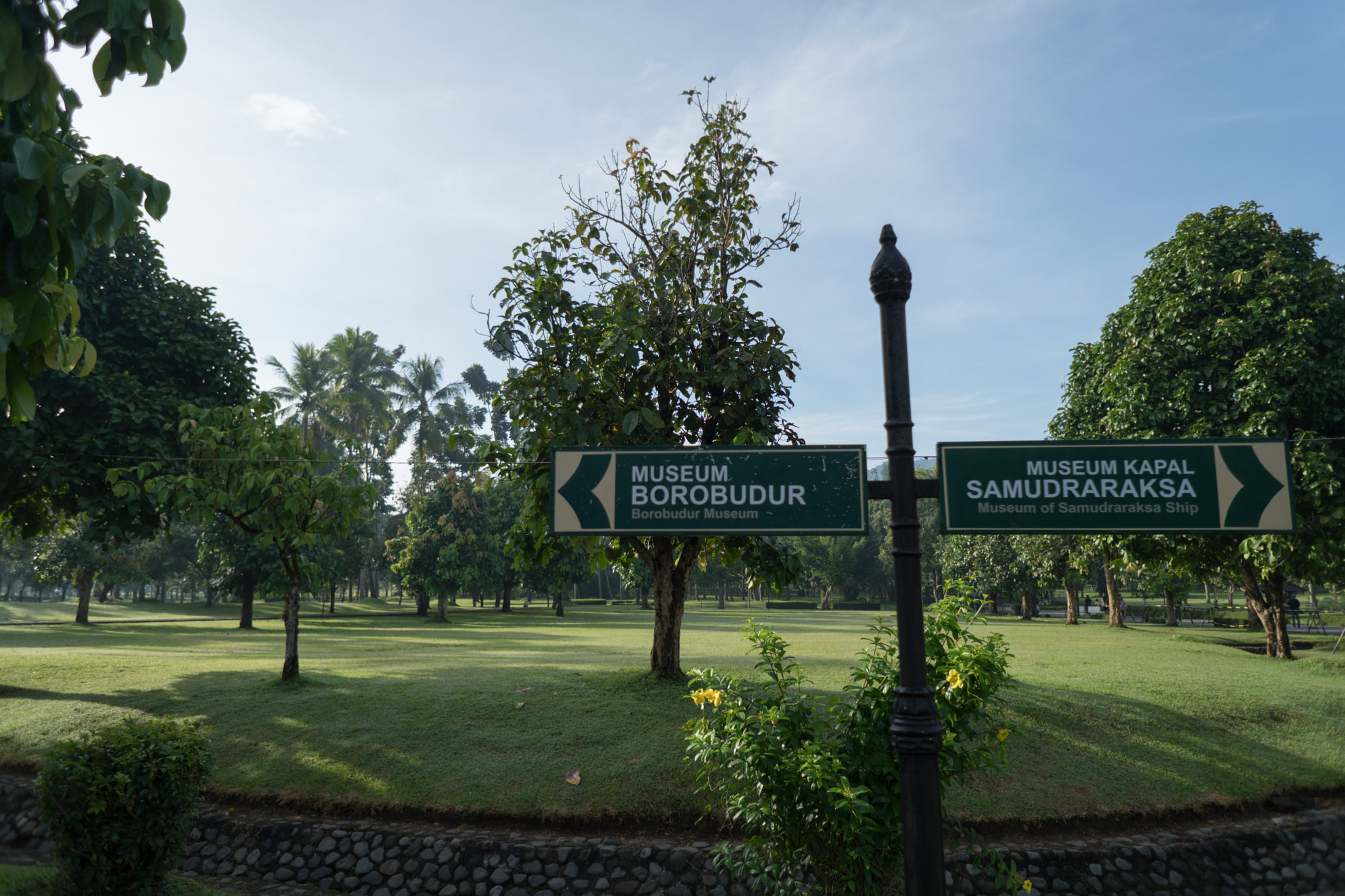 Sony a6300 + Sony E 16mm F2.8 sample photo. Borobudur photography