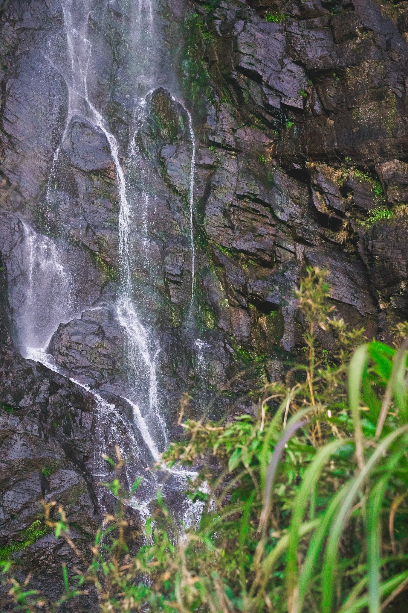 Sony Vario Tessar T* FE 24-70mm F4 ZA OSS sample photo. Waterfall photography