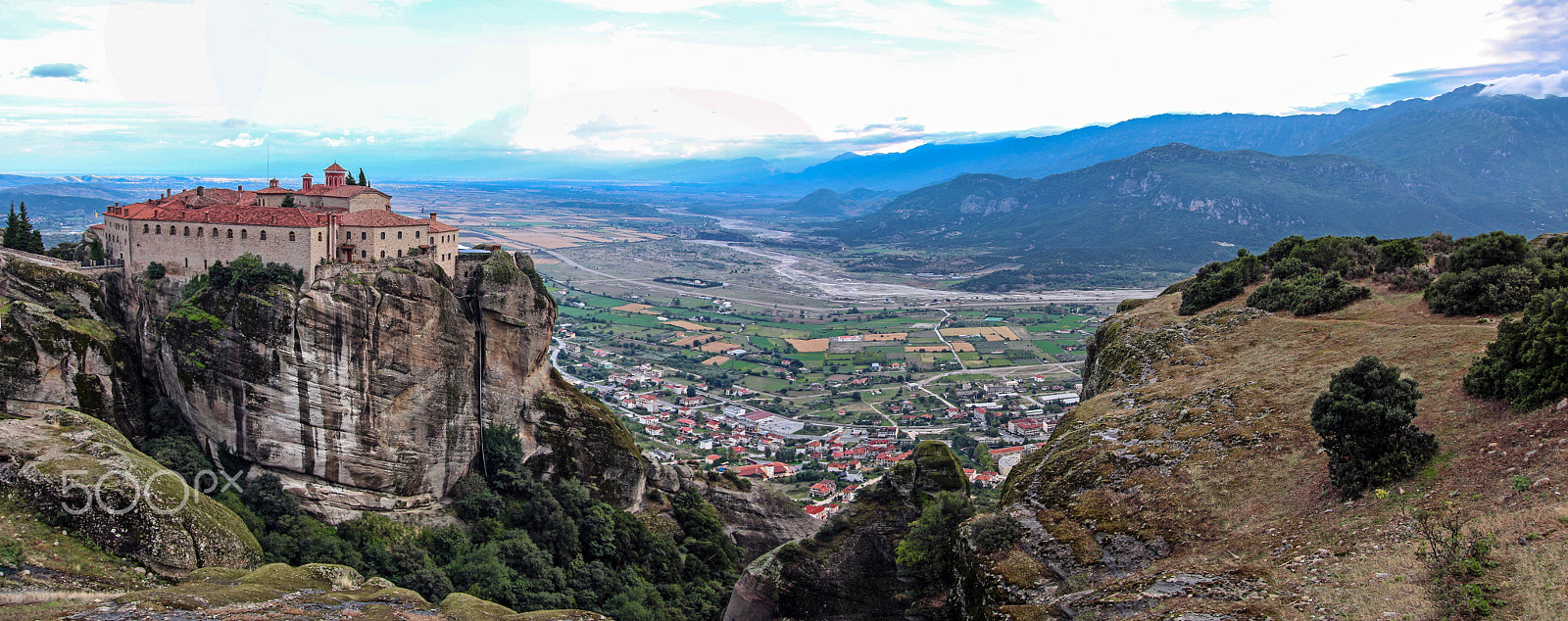 Canon EOS 650D (EOS Rebel T4i / EOS Kiss X6i) + Sigma 18-50mm f/2.8 Macro sample photo. Monastery (meteora_greece), 2 photography