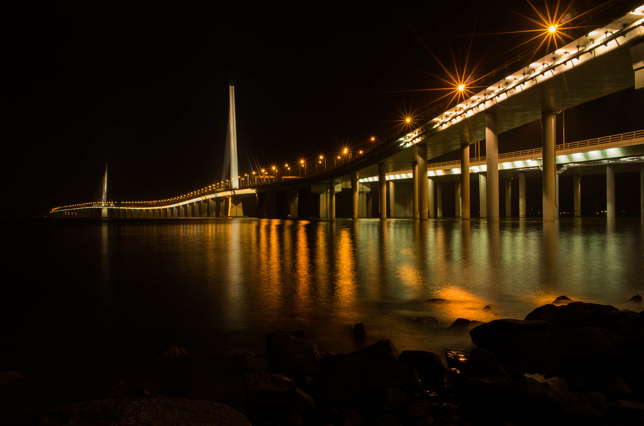 Pentax K-5 II + Pentax smc DA 21mm F3.2 AL Limited sample photo. Bridge photography