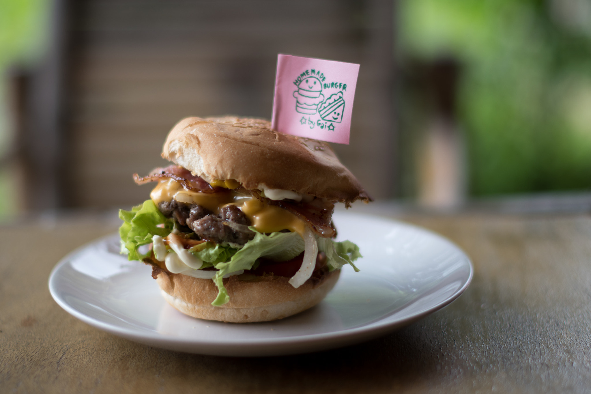 Nikon D500 + Nikon AF-S Nikkor 50mm F1.4G sample photo. Happy burger photography
