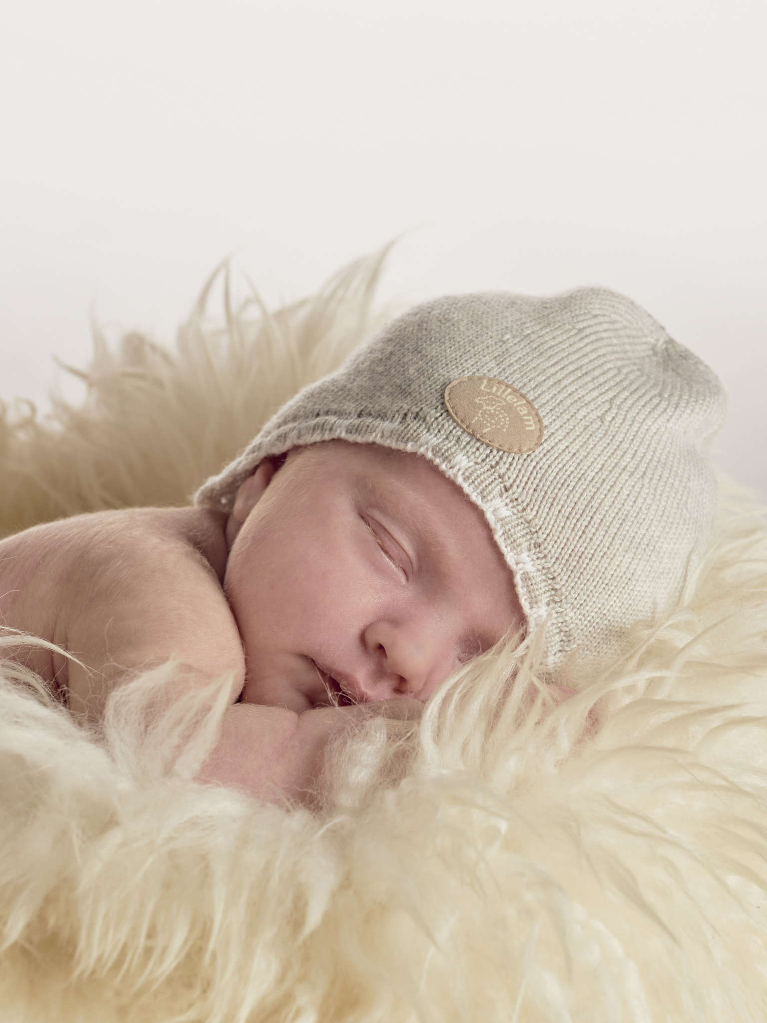 Sony FE 70-200mm F4 G OSS sample photo. Newborn photography
