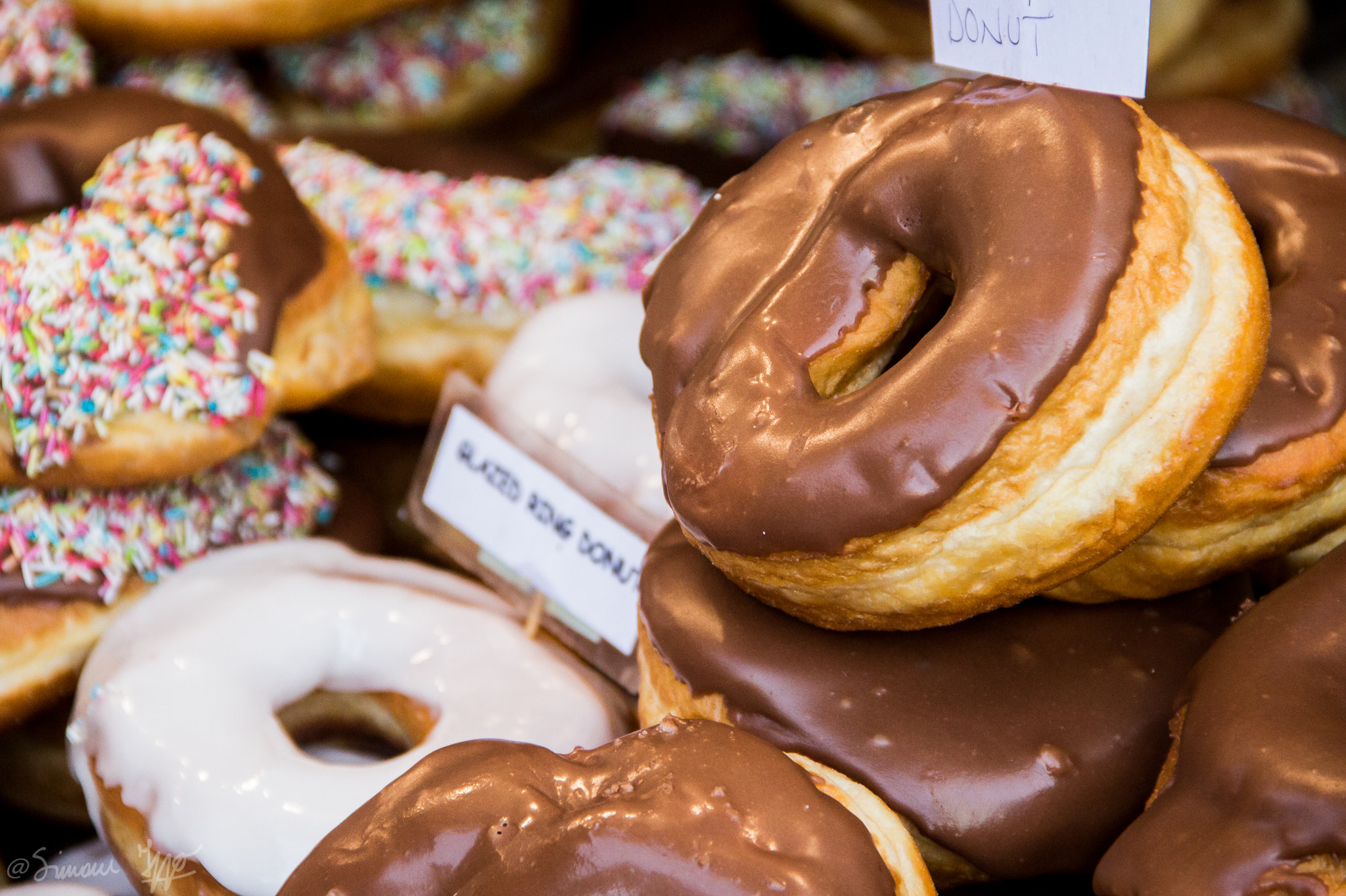 Canon EF-S 18-135mm F3.5-5.6 IS sample photo. Donuts photography