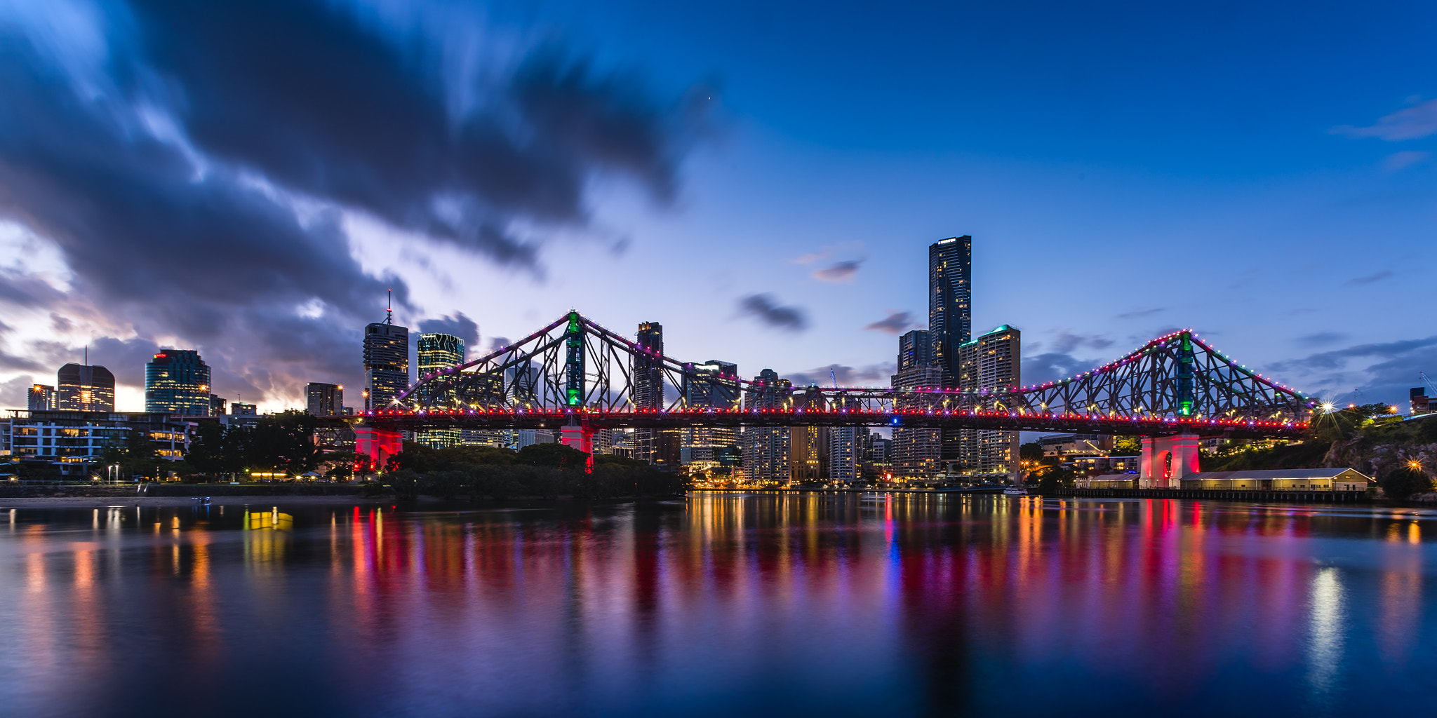 Nikon AF Nikkor 14mm F2.8D ED sample photo. Story bridge photography