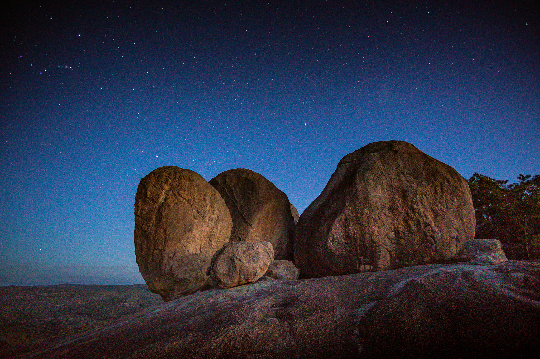 Nikon D810 + Nikon AF Nikkor 14mm F2.8D ED sample photo. Girraween by starlight photography