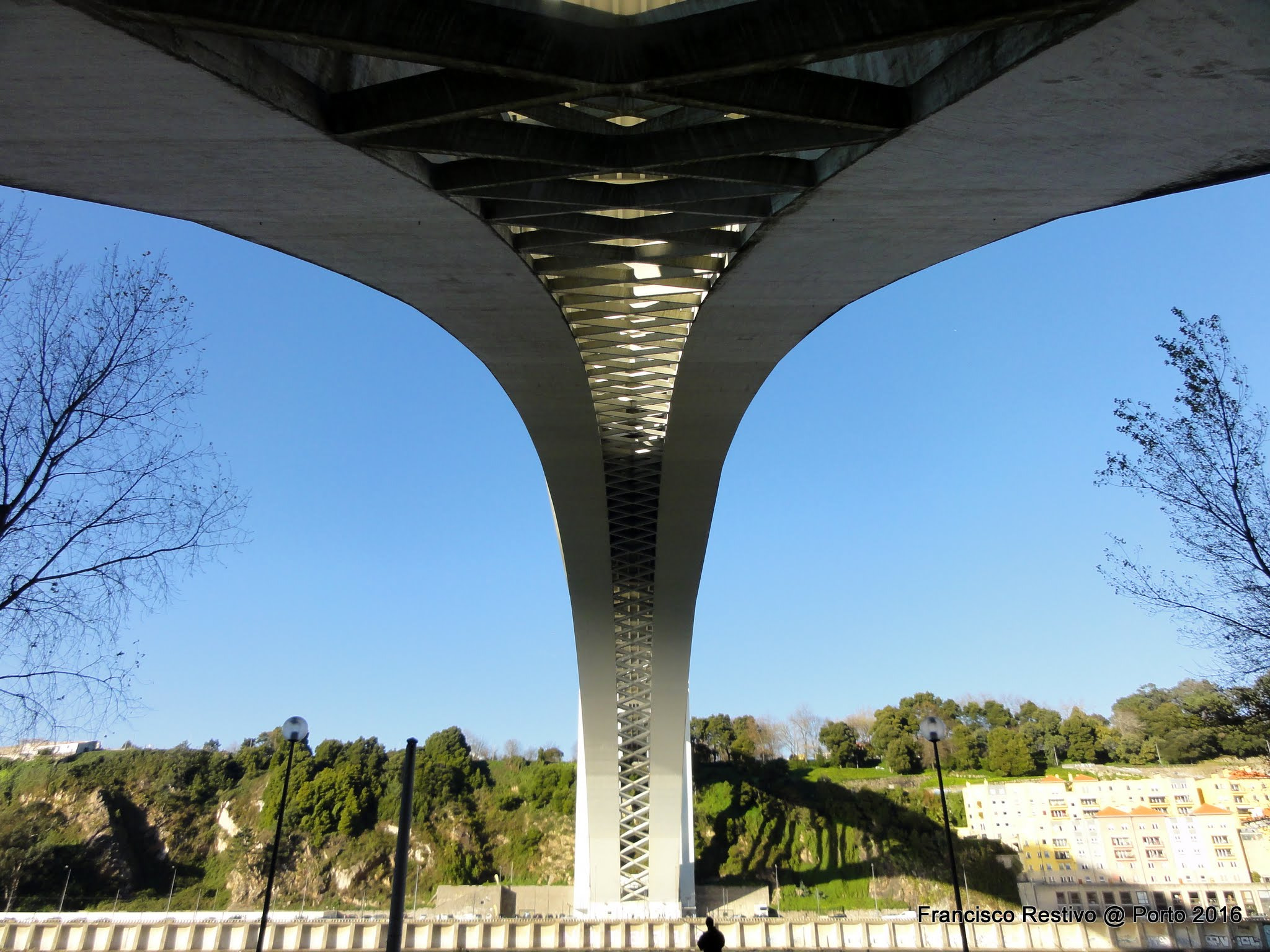 Sony DSC-HX5V sample photo. Arrábida bridge photography