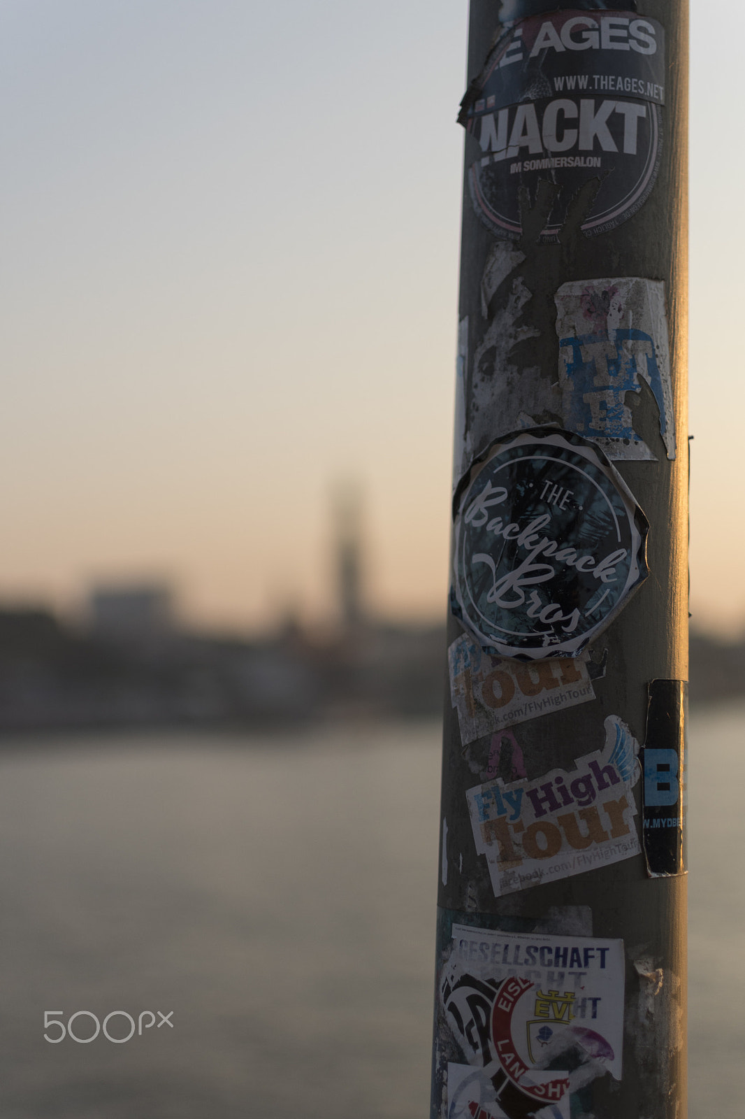 Nikon D500 + Nikon AF-S DX Nikkor 35mm F1.8G sample photo. Stickers photography
