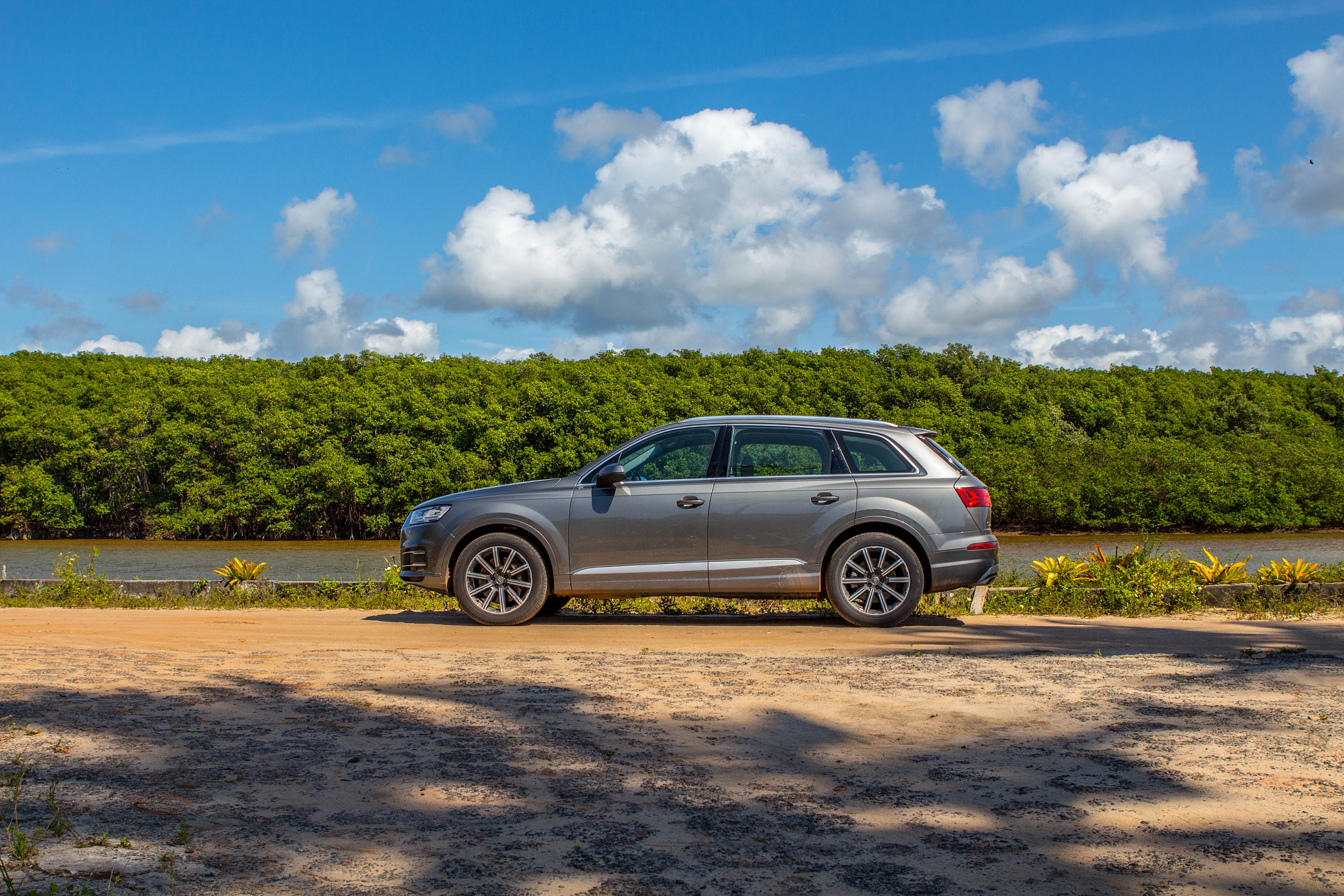 Canon EOS 650D (EOS Rebel T4i / EOS Kiss X6i) sample photo. Audi expedition photography