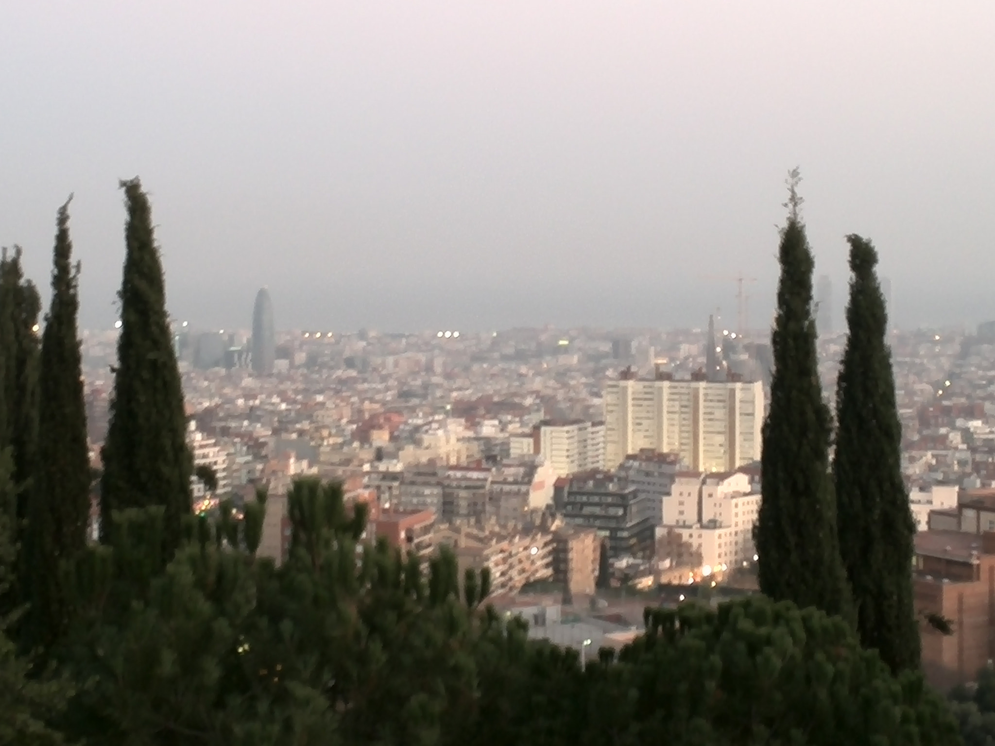 HUAWEI P6-U06 sample photo. Barcelona in the afternoon photography
