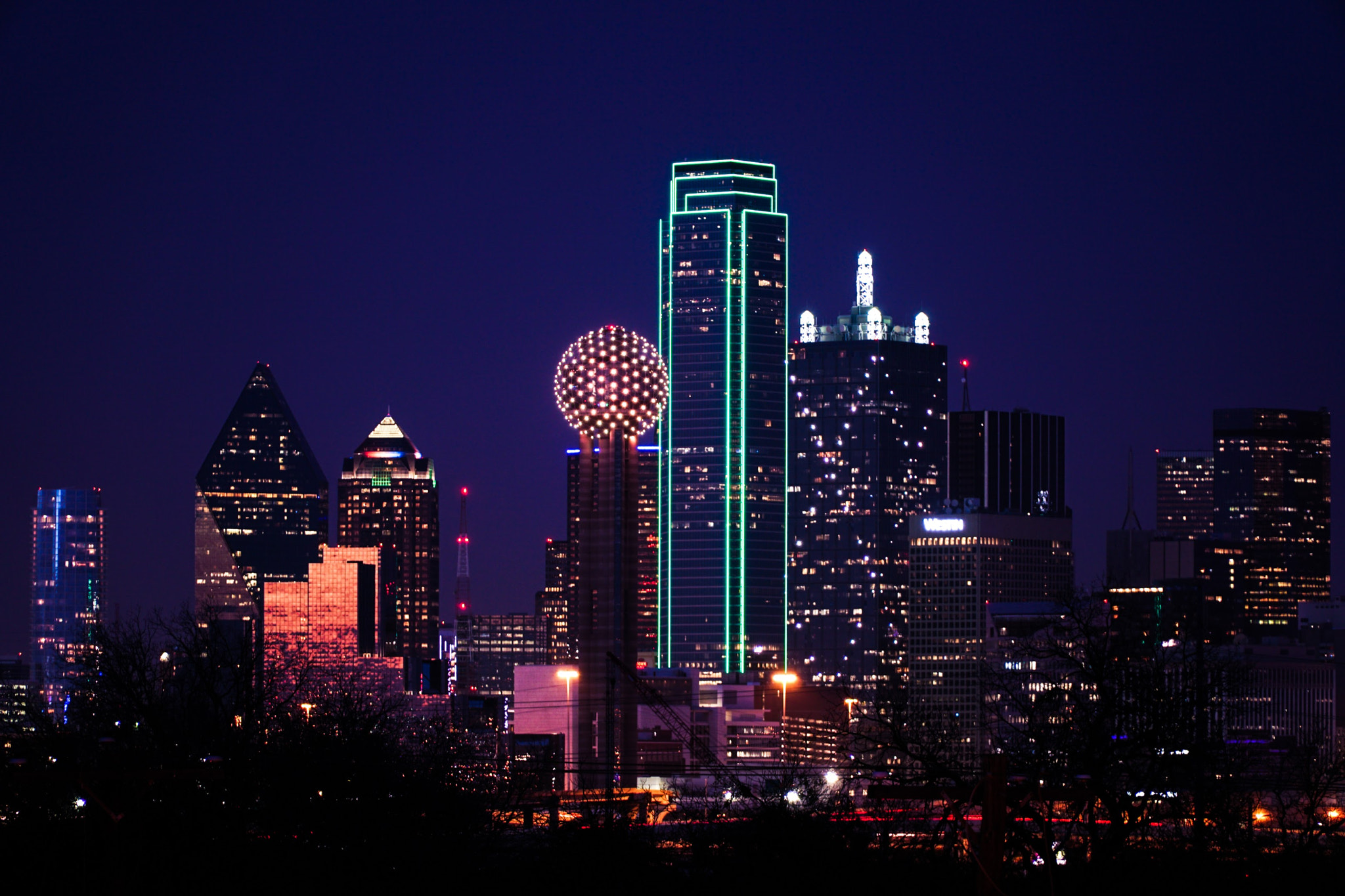 Sony E PZ 18-105mm F4 G OSS sample photo. Dallas skyline photography