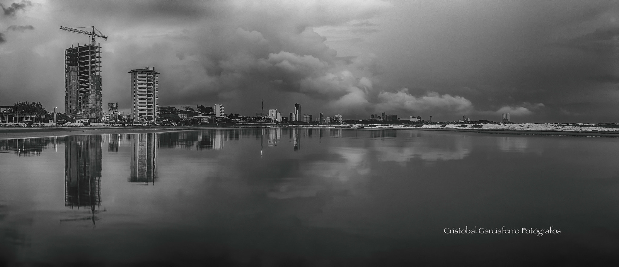 Pentax 645Z sample photo. Storm in the morning at veracruz beach photography