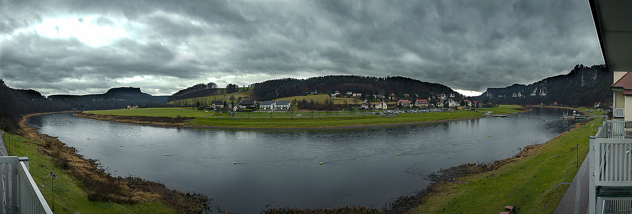 Sigma 10-20mm F3.5 EX DC HSM sample photo. The river elbe photography