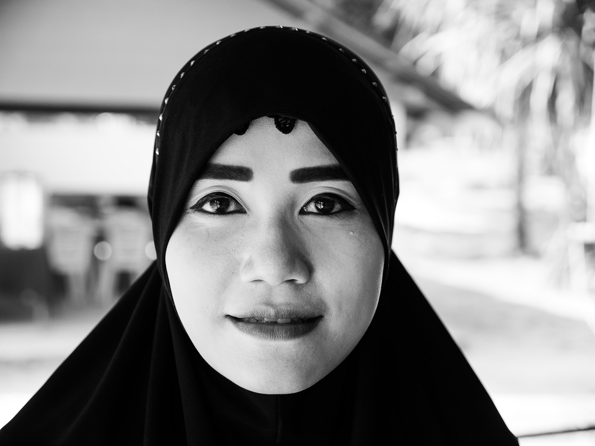Panasonic Lumix DMC-G85 (Lumix DMC-G80) sample photo. Lady in phi phi island, thailand photography