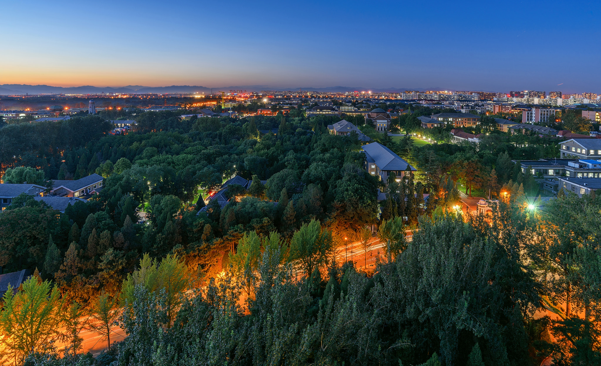 Nikon AF-S Nikkor 18-35mm F3.5-4.5G ED sample photo. Sunset in tsinghua photography