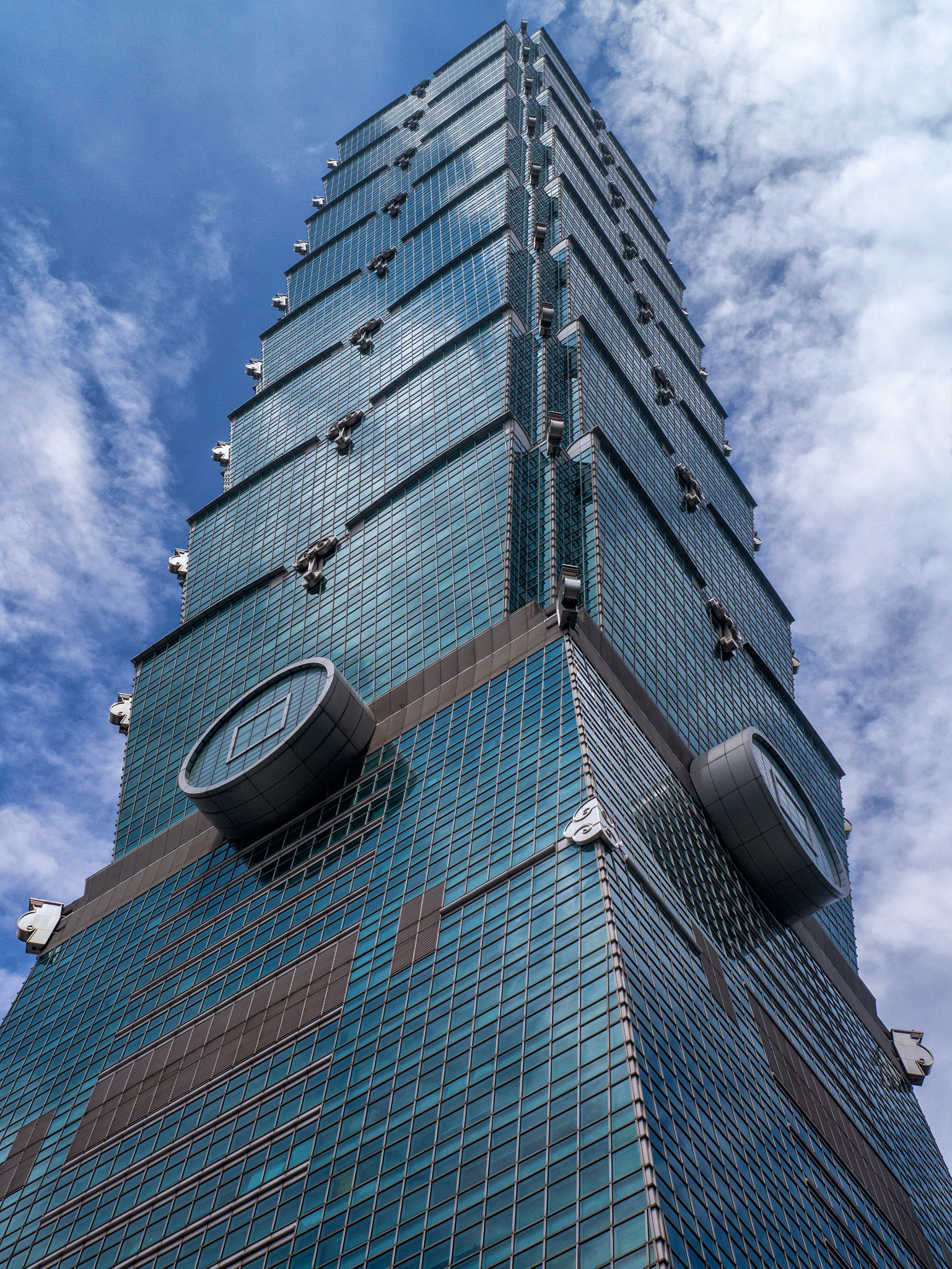 Panasonic Lumix DMC-GX1 + Panasonic Leica DG Summilux 25mm F1.4 II ASPH sample photo. Taipei 101 photography