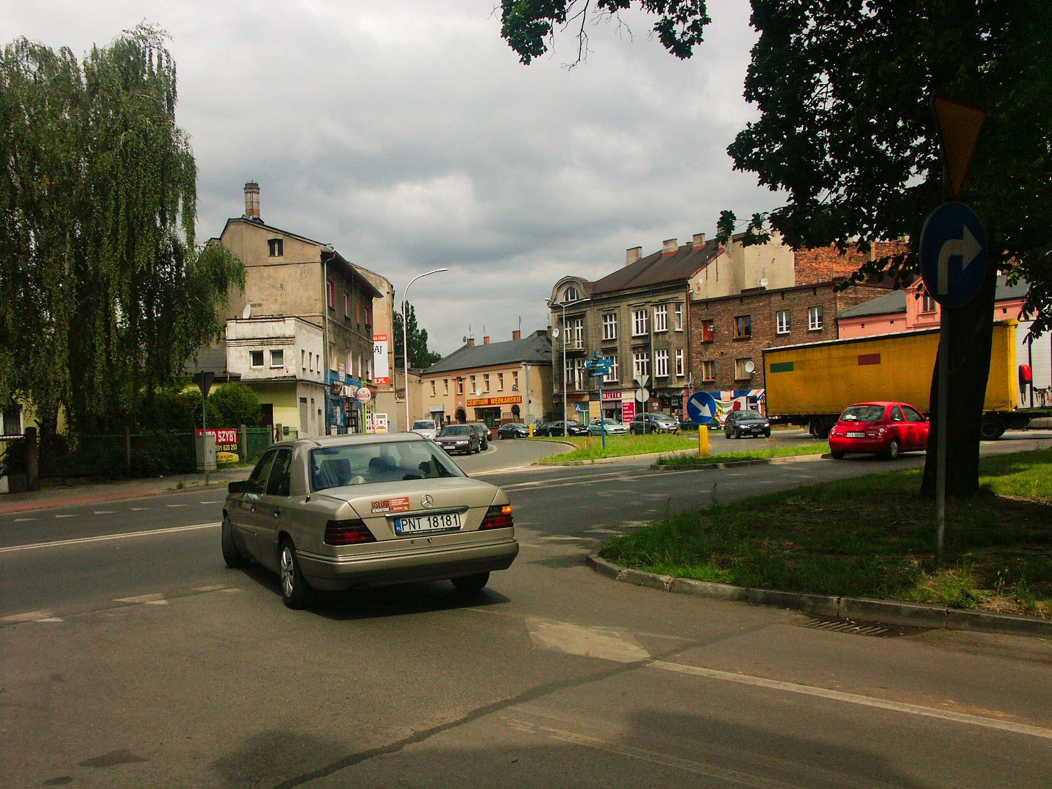KONICA MINOLTA DiMAGE A1 sample photo. Tylko w prawo photography