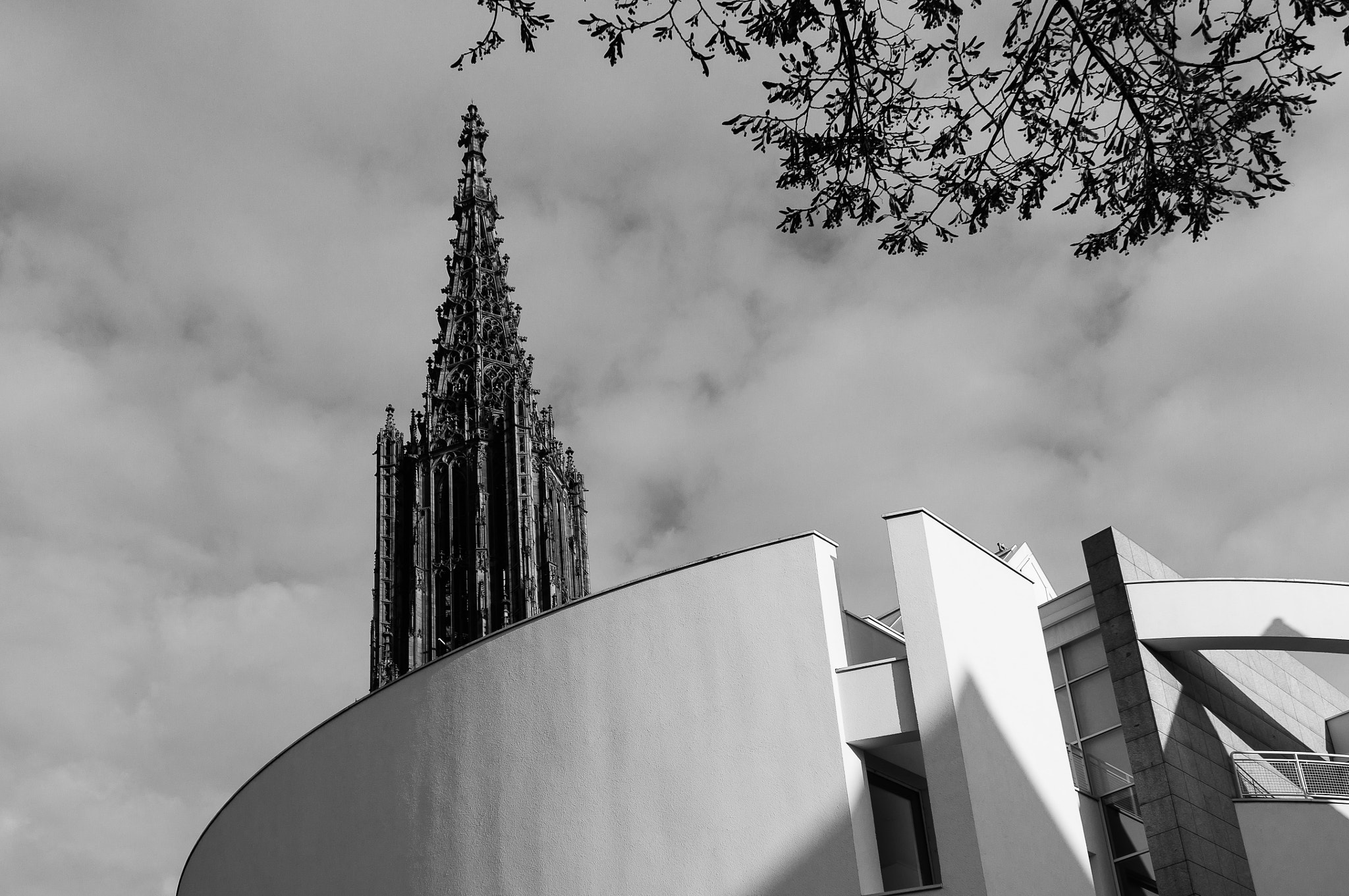 Sony Alpha NEX-6 + Sony E PZ 18-105mm F4 G OSS sample photo. Contrasts iii photography