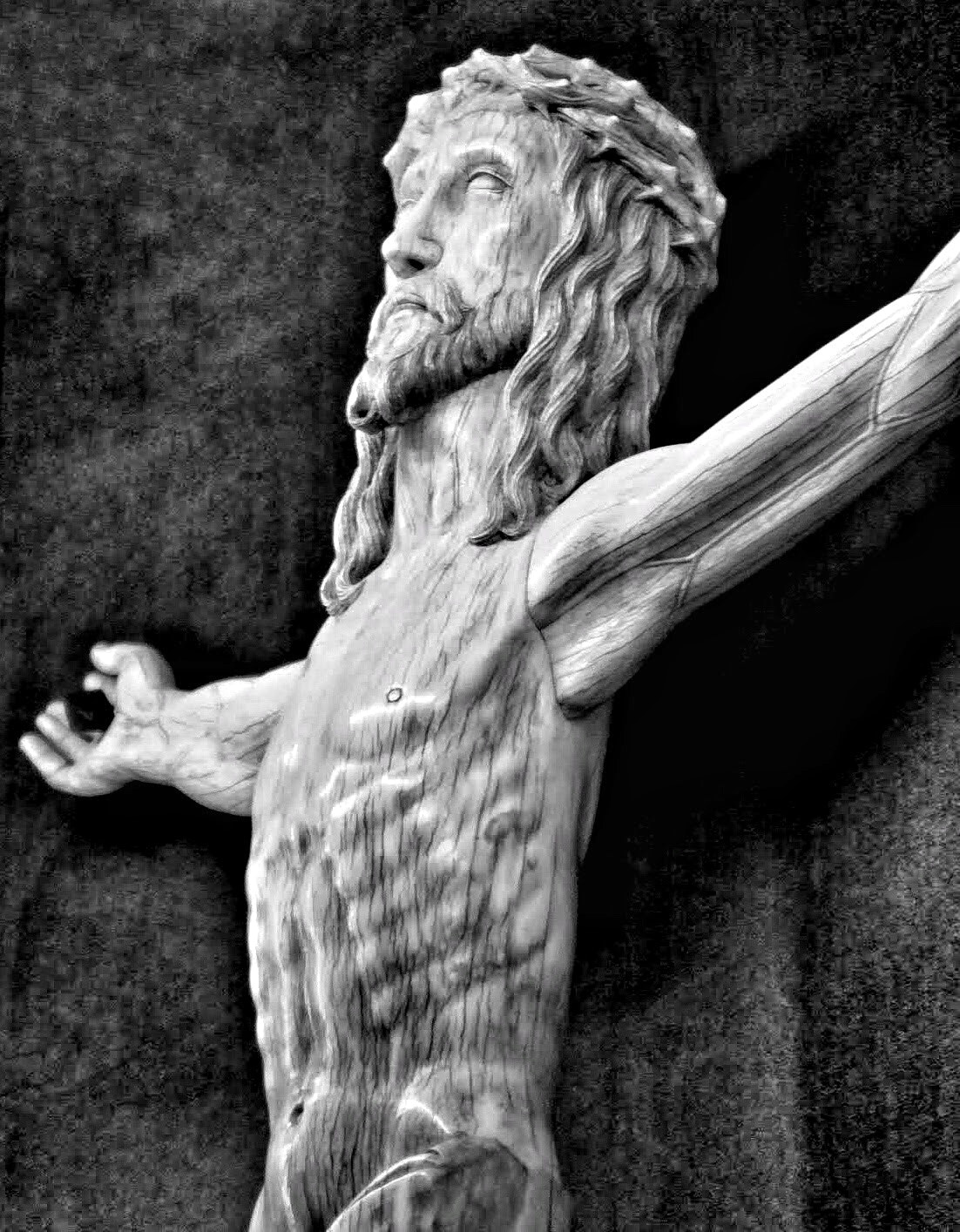 Sony DSC-T100 sample photo. Ivory christ, notre dame photography