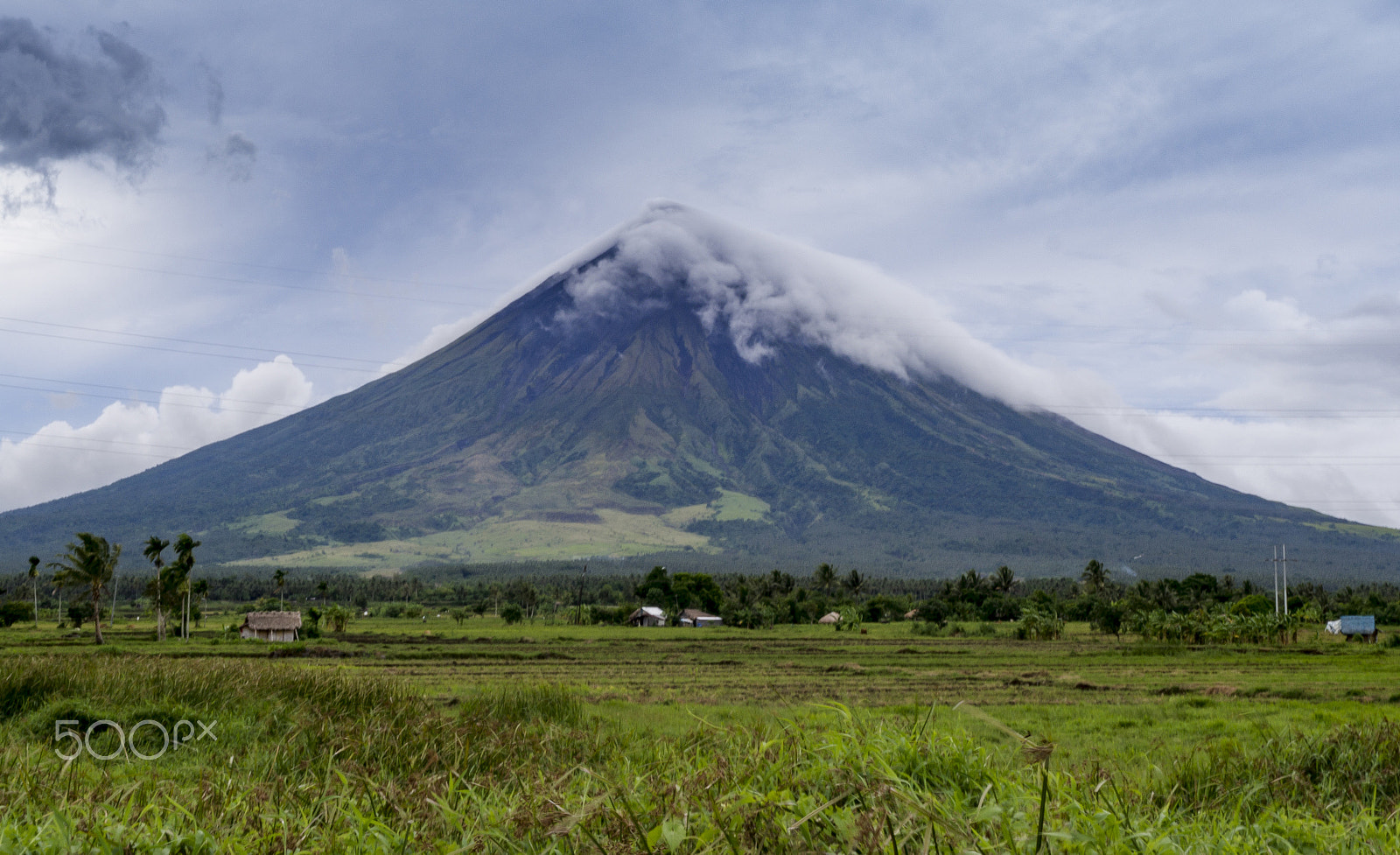 Olympus Zuiko Digital ED 12-60mm F2.8-4.0 SWD sample photo. Mayon volcano - clouds photography