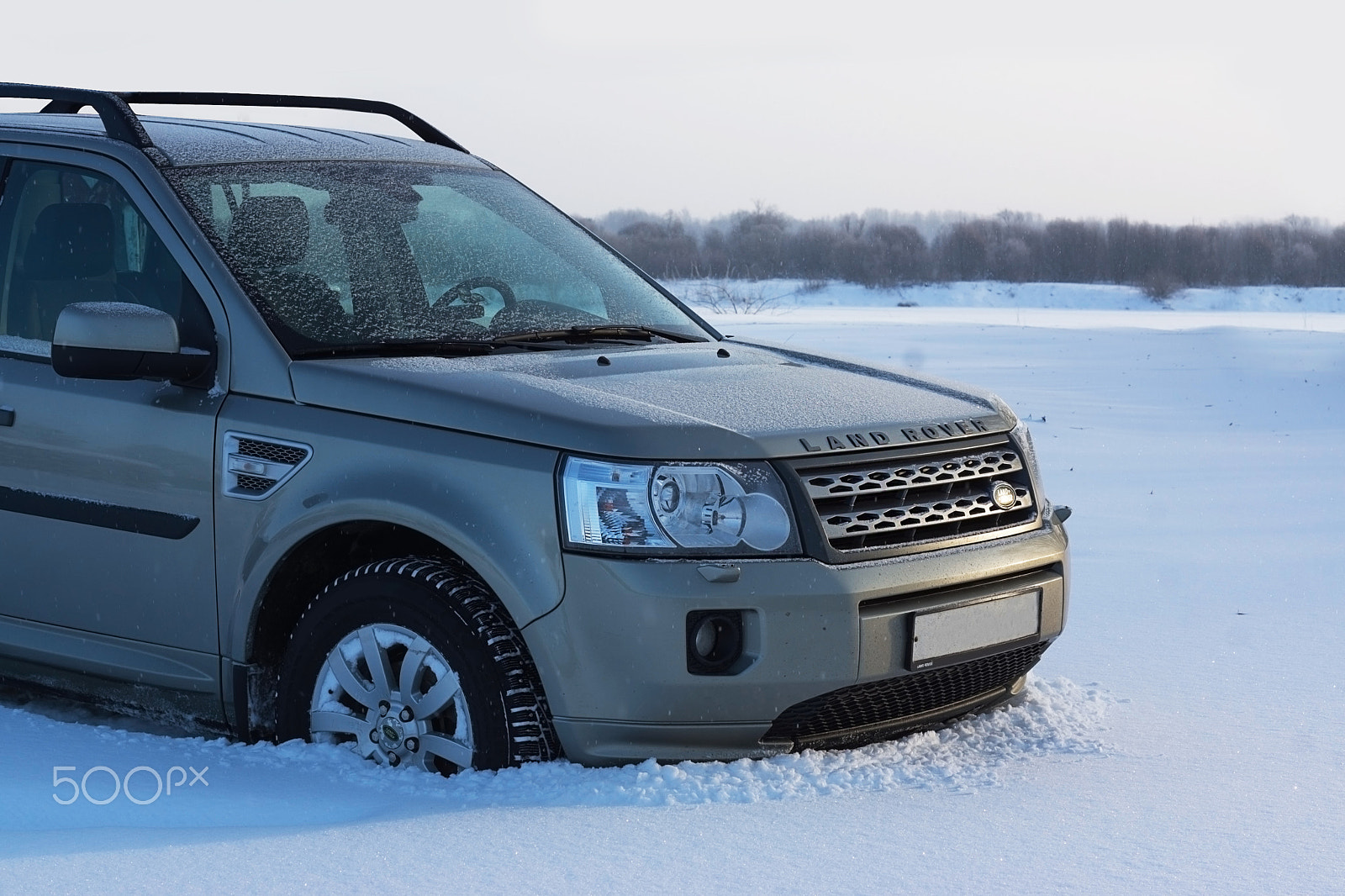 Sony SLT-A77 sample photo. Kirov, russia december 03, 2016: land rover freelander 2 photography