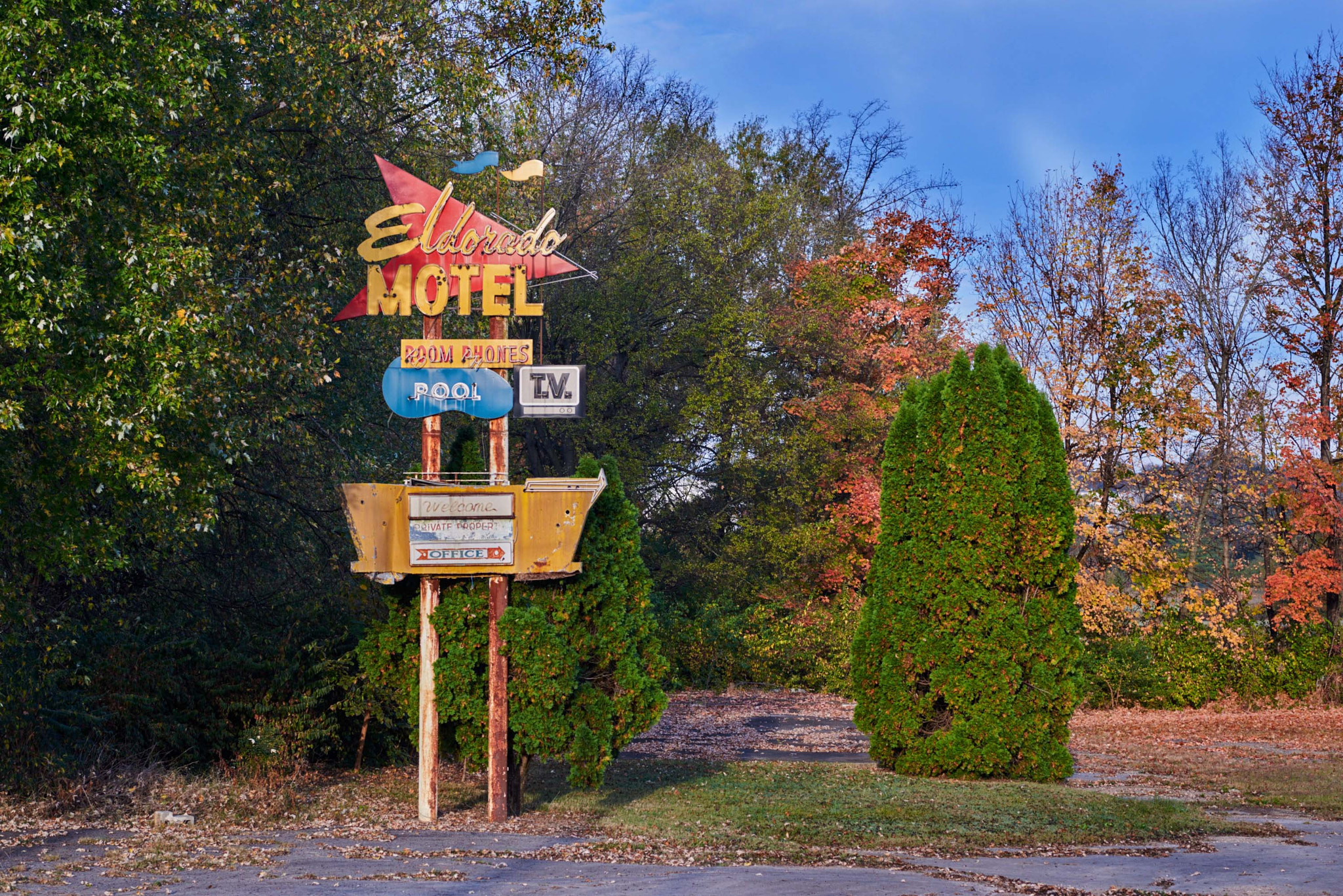 Nikon D610 + Nikon AF-S Nikkor 85mm F1.8G sample photo. Sooner or later every camera in nashville shoots this sign. this is my take. photography