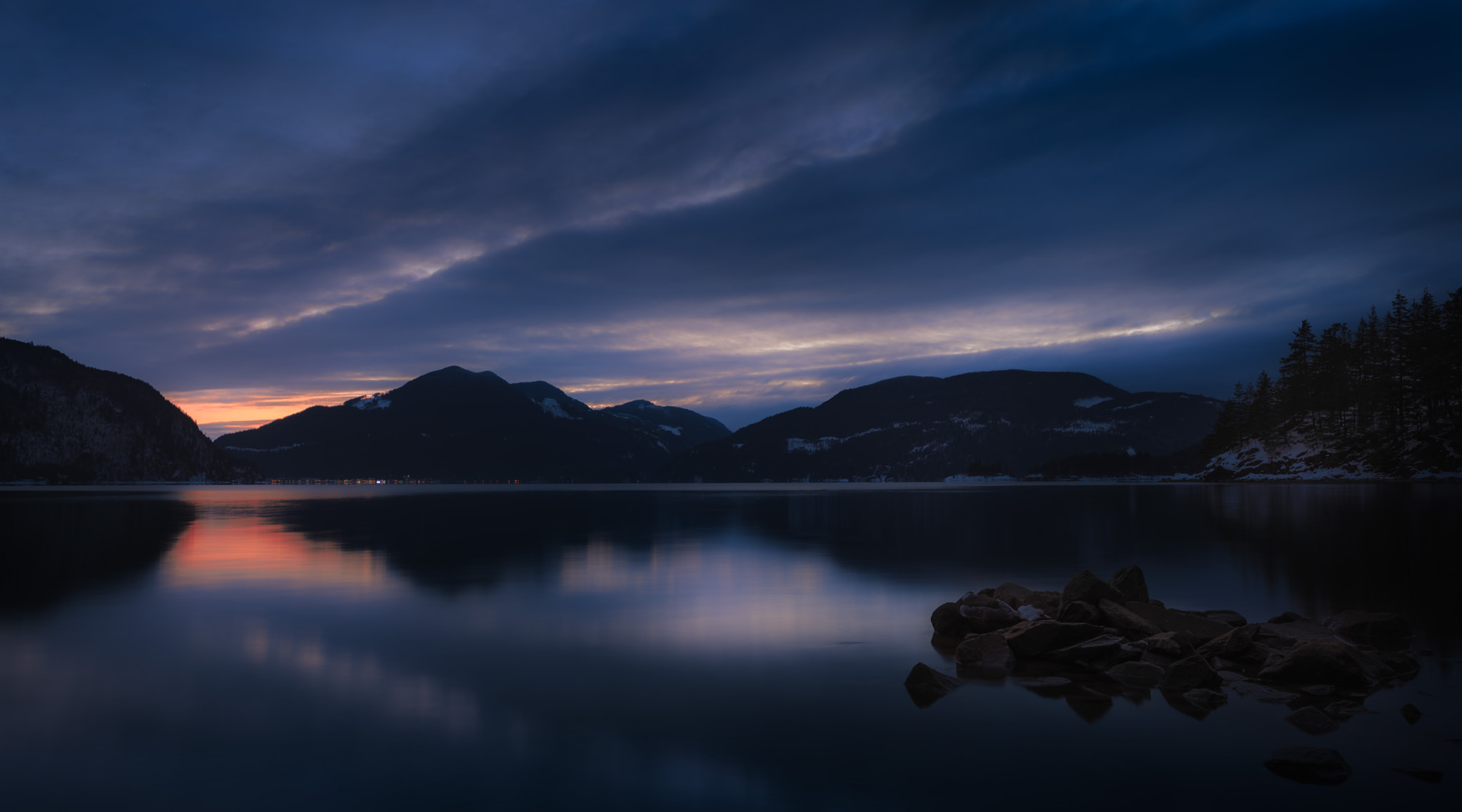 Nikon AF-S Nikkor 18-35mm F3.5-4.5G ED sample photo. Dusk in british columbia photography