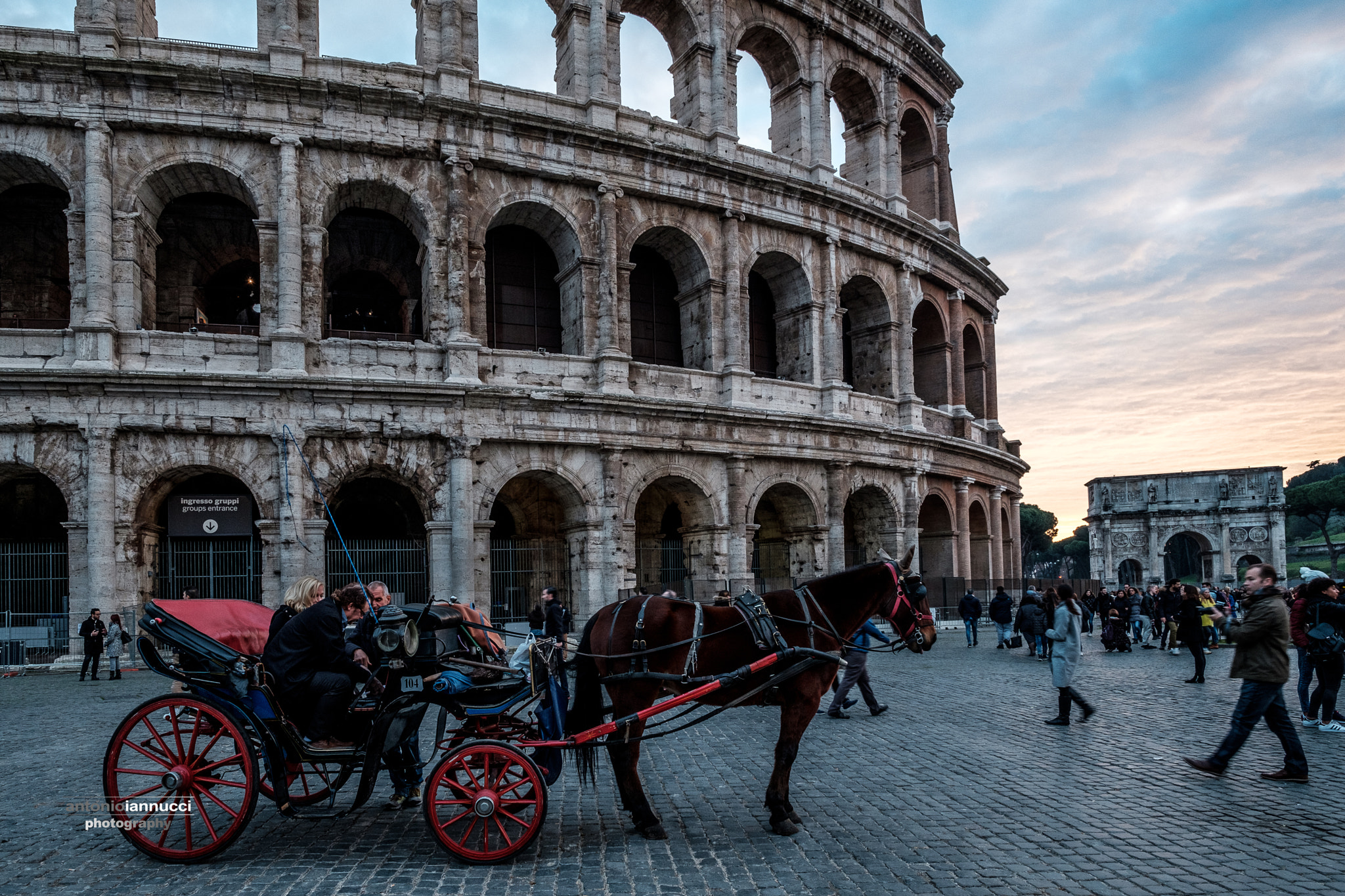 Fujifilm X-T2 + Fujifilm XF 14mm F2.8 R sample photo. Na carrozzella va co' du stranieri photography