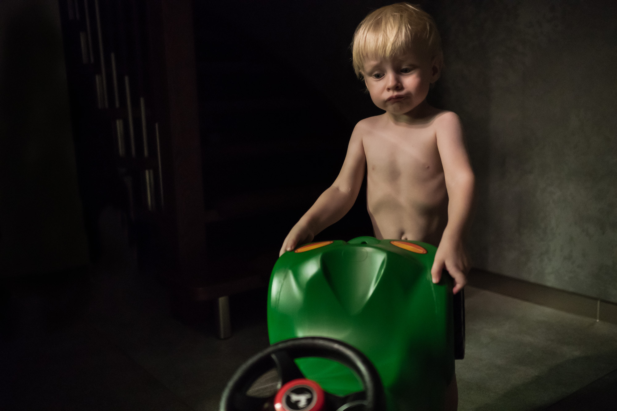 Sony a6300 + Sony Sonnar T* E 24mm F1.8 ZA sample photo. Putting away my tracktor photography