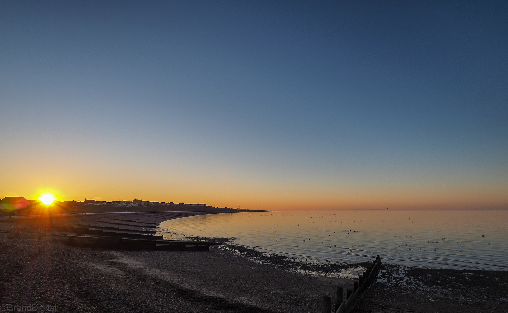 Olympus OM-D E-M10 II + OLYMPUS M.9-18mm F4.0-5.6 sample photo. Sunset at hampton 29/12/16 photography