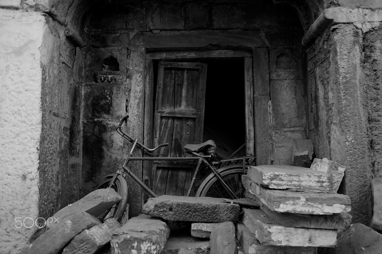 Sony SLT-A58 + Sony DT 16-50mm F2.8 SSM sample photo. Black & white photography