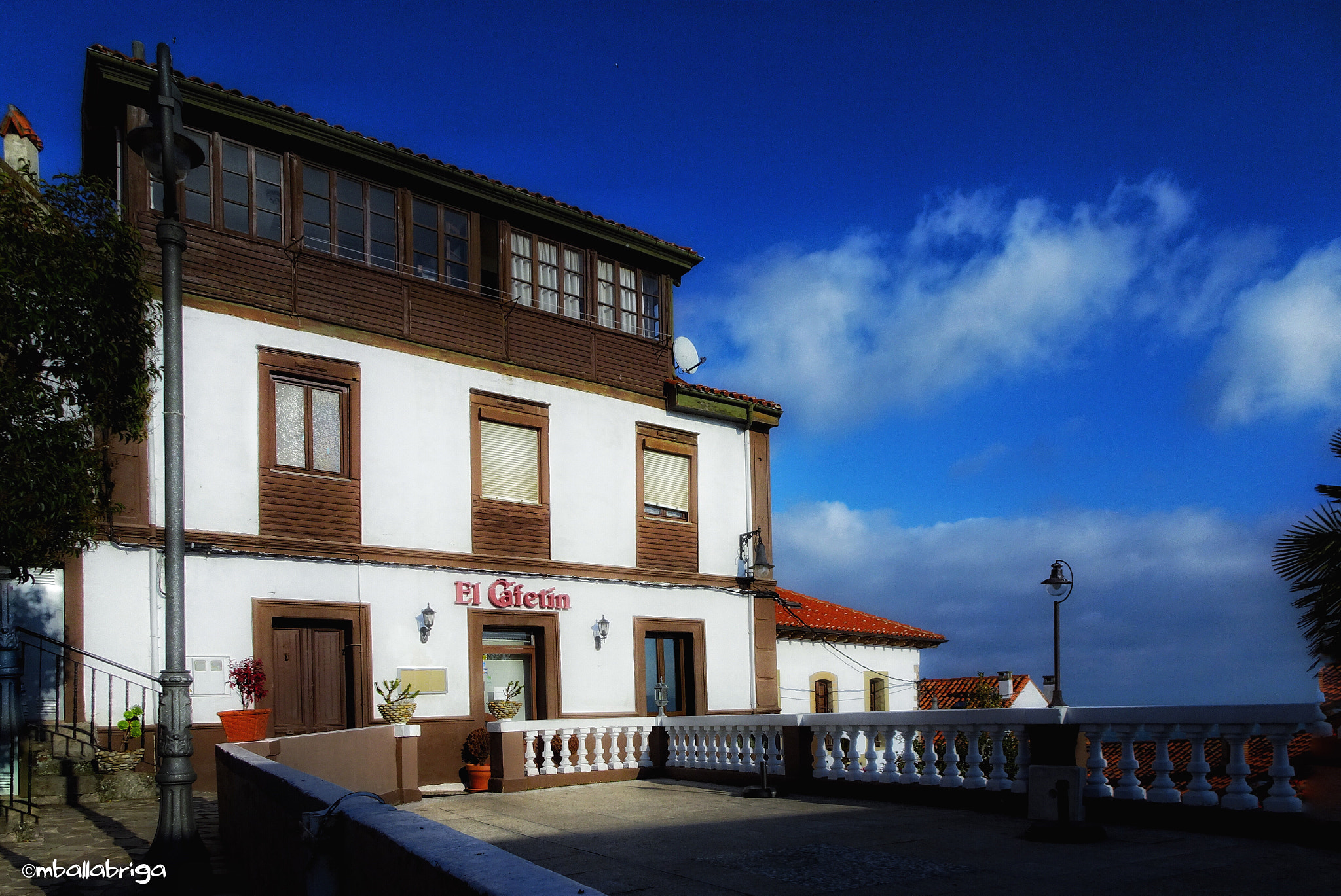 Sony 24-720mm F3.5-6.4 sample photo. El cafetín, lastres, asturias photography