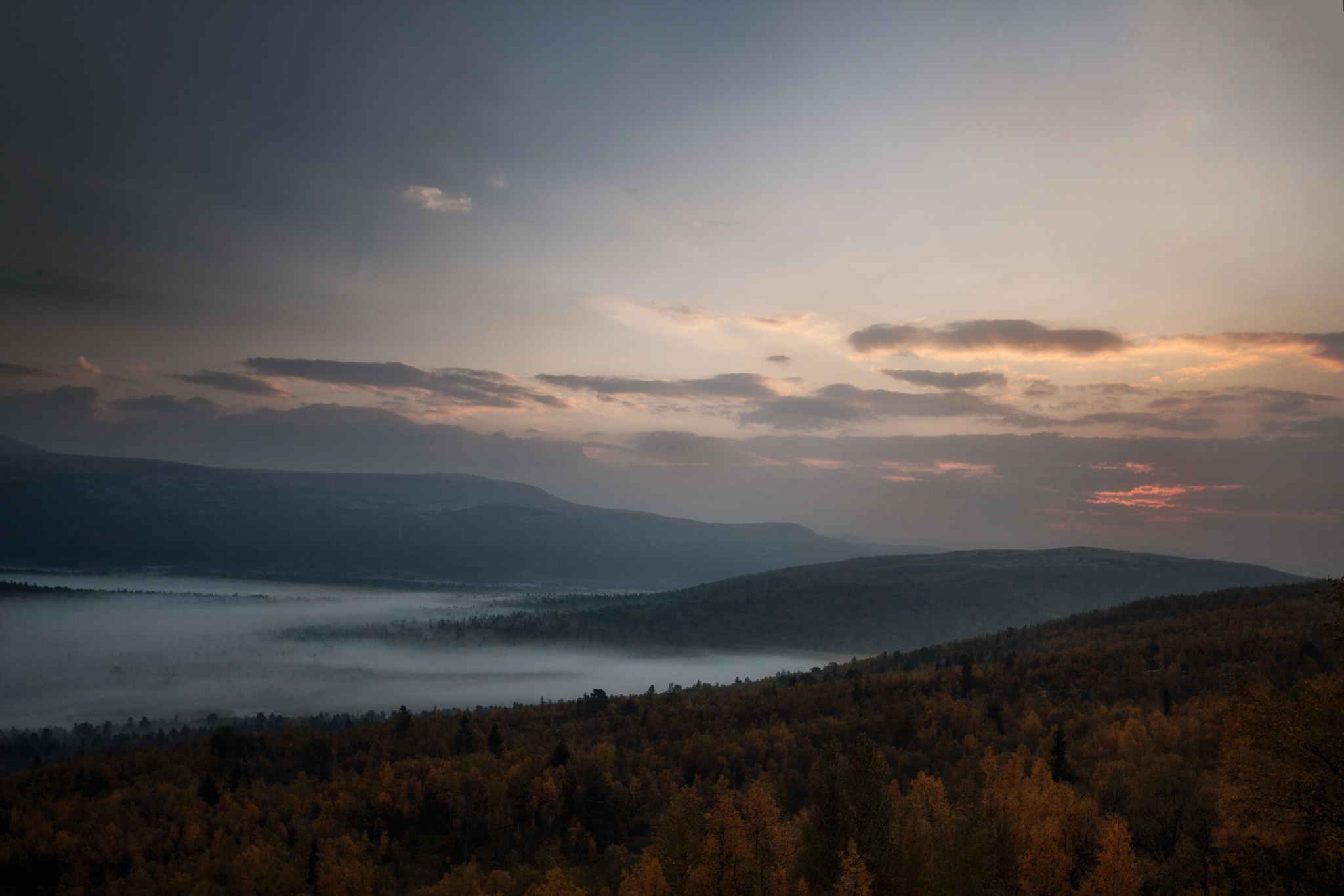 Canon EOS 550D (EOS Rebel T2i / EOS Kiss X4) + Sigma 10-20mm F4-5.6 EX DC HSM sample photo. Climbed a hill to catch the sunrise and it was so worth it photography