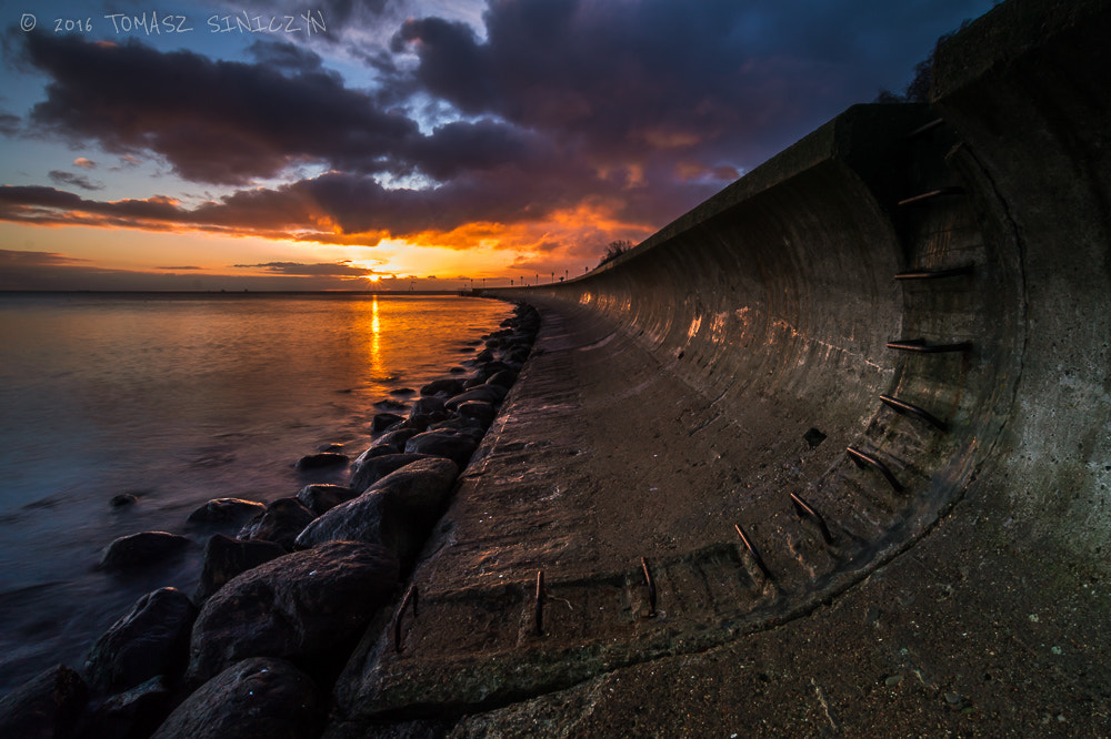 Samsung NX 12-24mm F4-5.6 ED sample photo. Breakwater photography