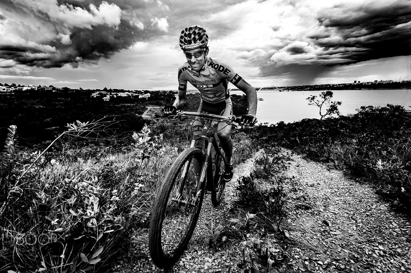 Canon EOS-1Ds Mark III sample photo. Up hill - mtb photography
