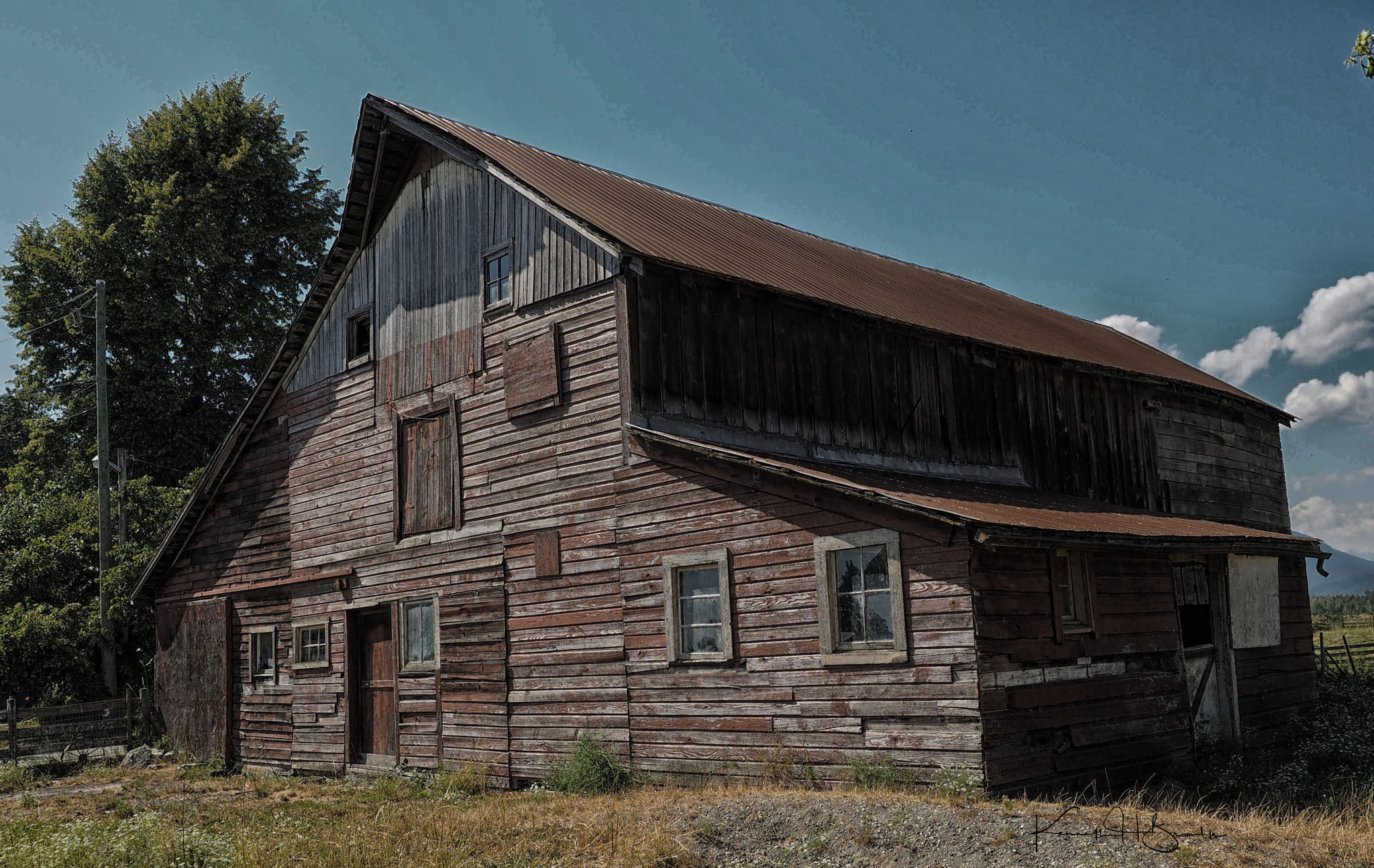 Olympus M.Zuiko Digital ED 12-40mm F2.8 Pro sample photo. Barn #1 photography