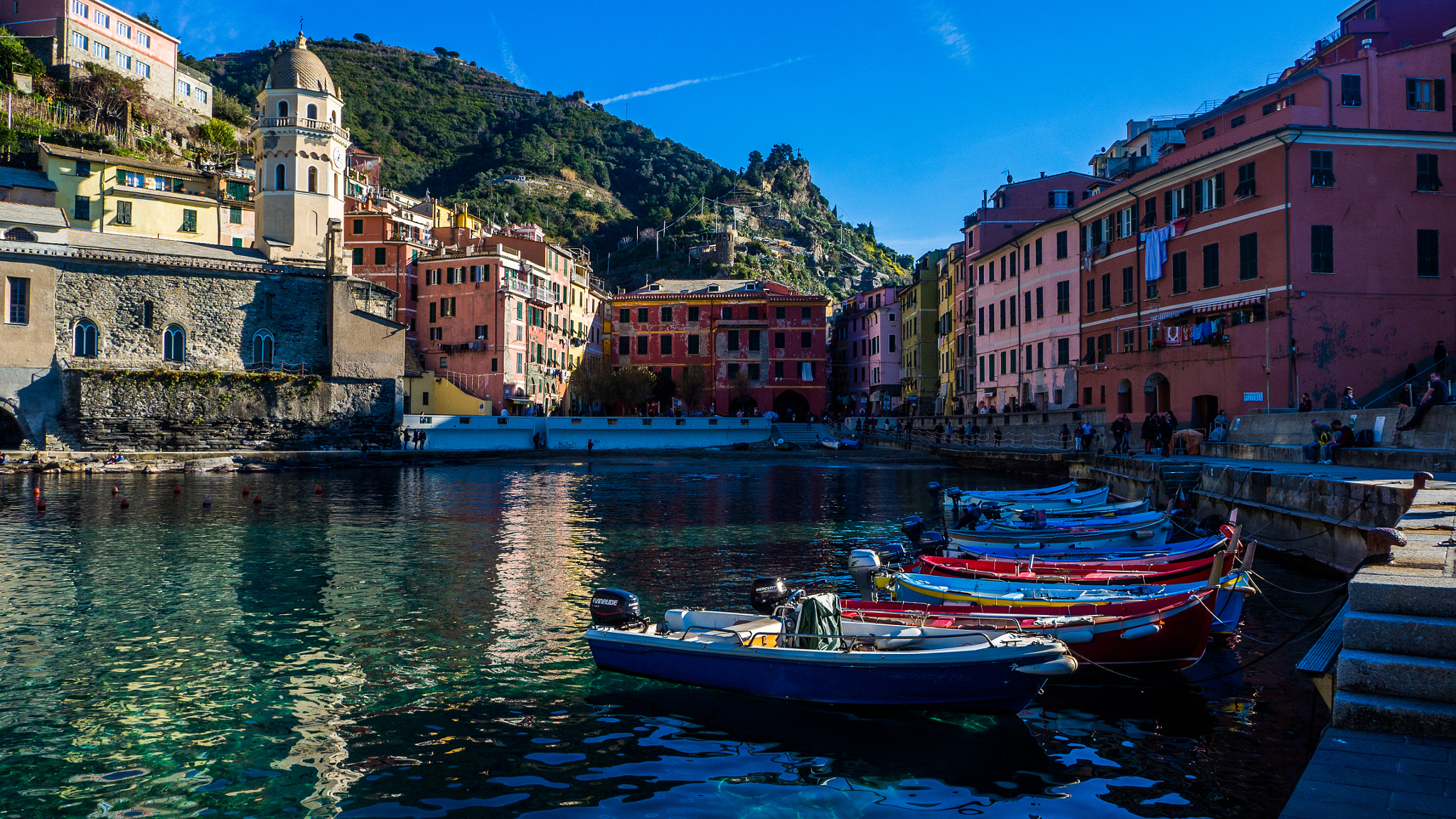 Olympus OM-D E-M10 + OLYMPUS M.12mm F2.0 sample photo. Boats in vernazza photography