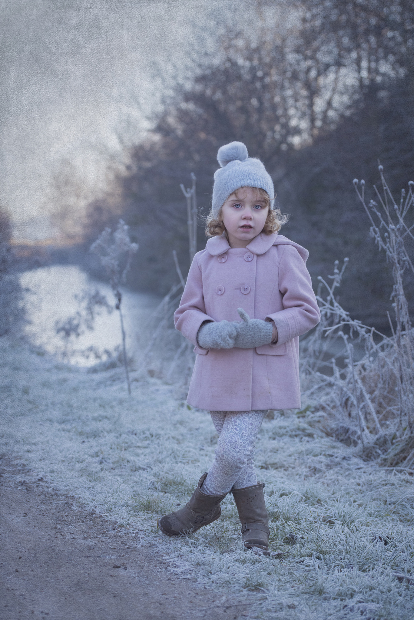 Sigma 105mm F2.8 EX DG OS HSM sample photo. A winter walk photography
