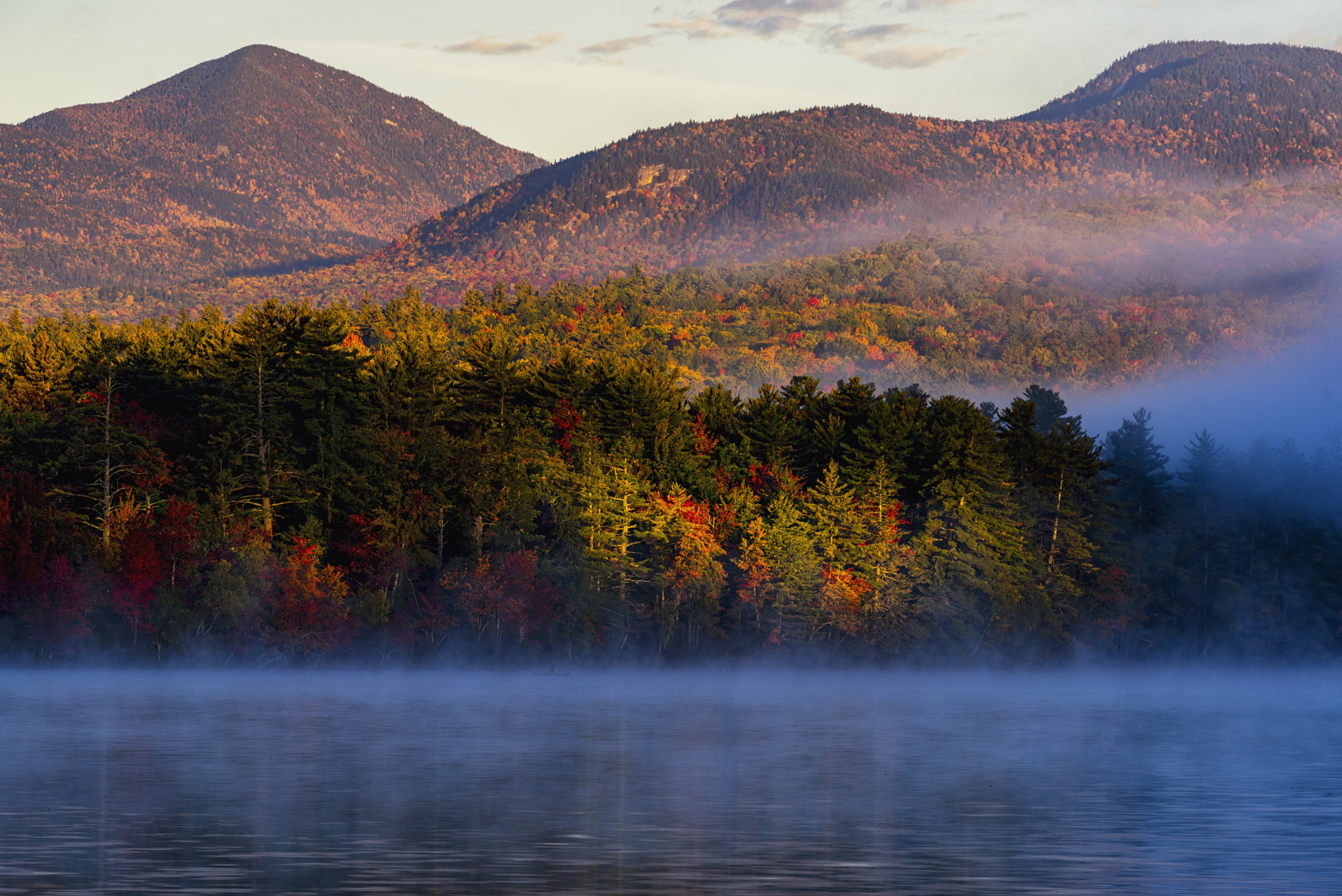 Sony a7R + Sony FE 70-200mm F4 G OSS sample photo. Fall foliage at the lake photography