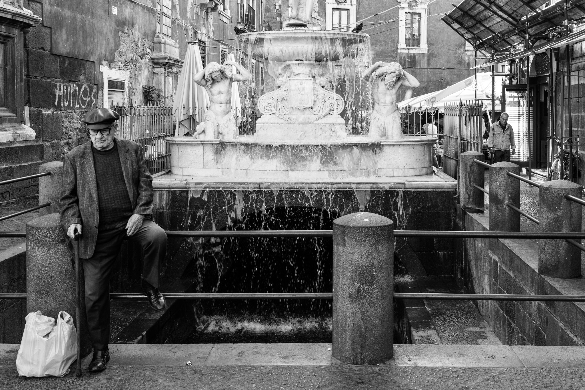 Canon EF-S 24mm F2.8 STM sample photo. Piazza del duomo photography
