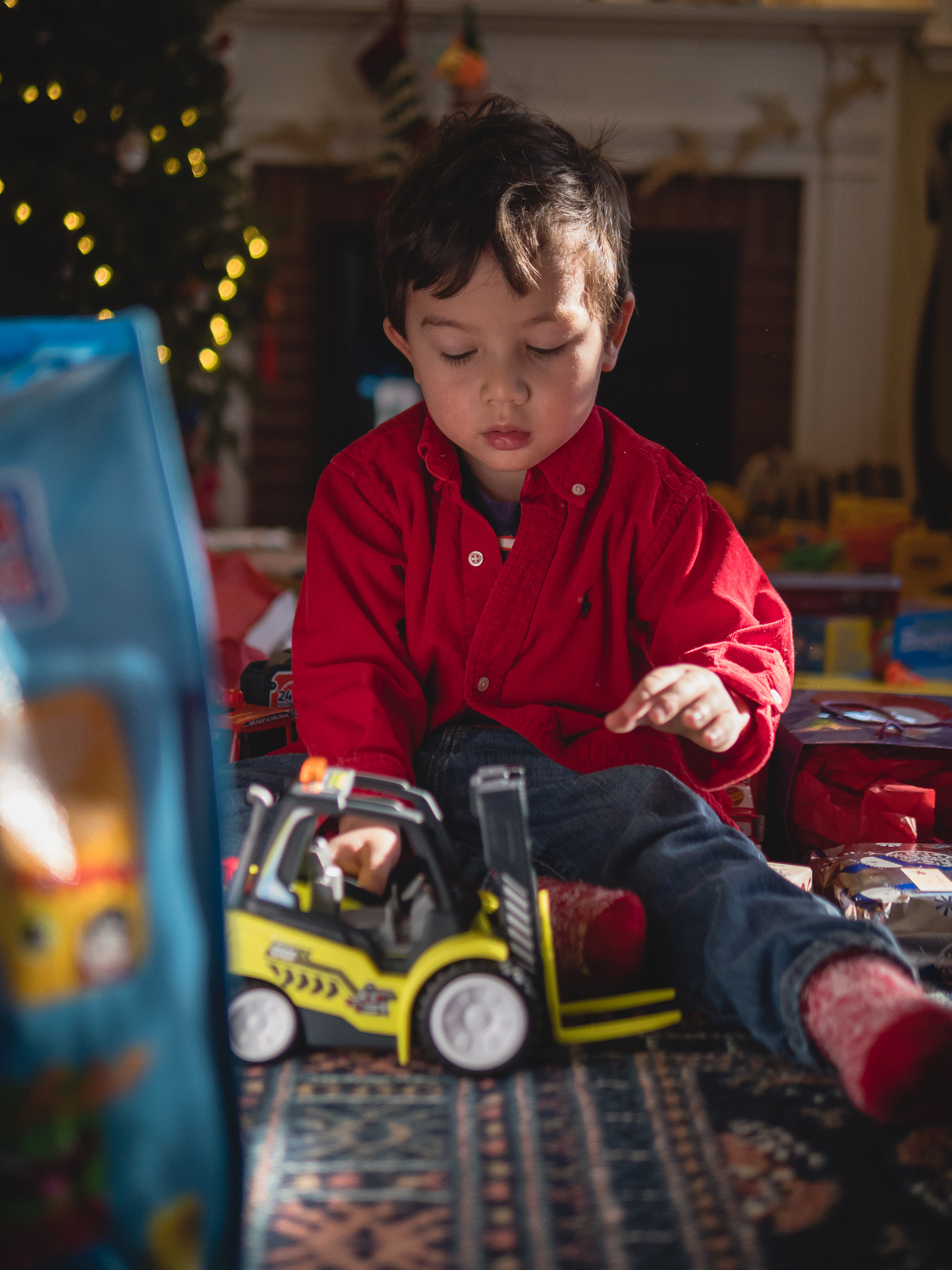 Panasonic Lumix DMC-GX8 + Panasonic Leica DG Summilux 25mm F1.4 II ASPH sample photo. Christmas morning photography