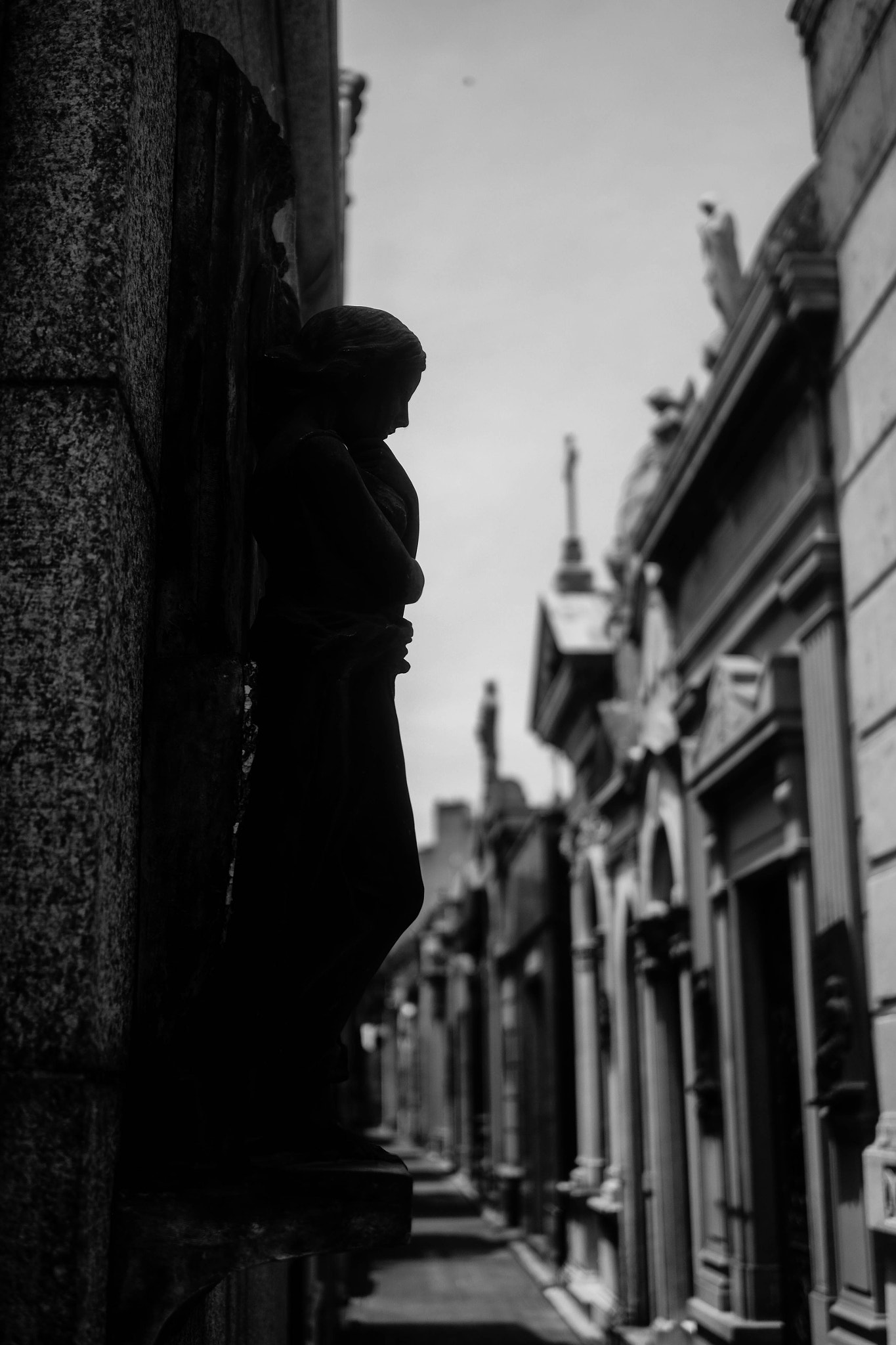 Fujifilm X-M1 + Fujifilm XF 27mm F2.8 sample photo. Cemetery gates photography