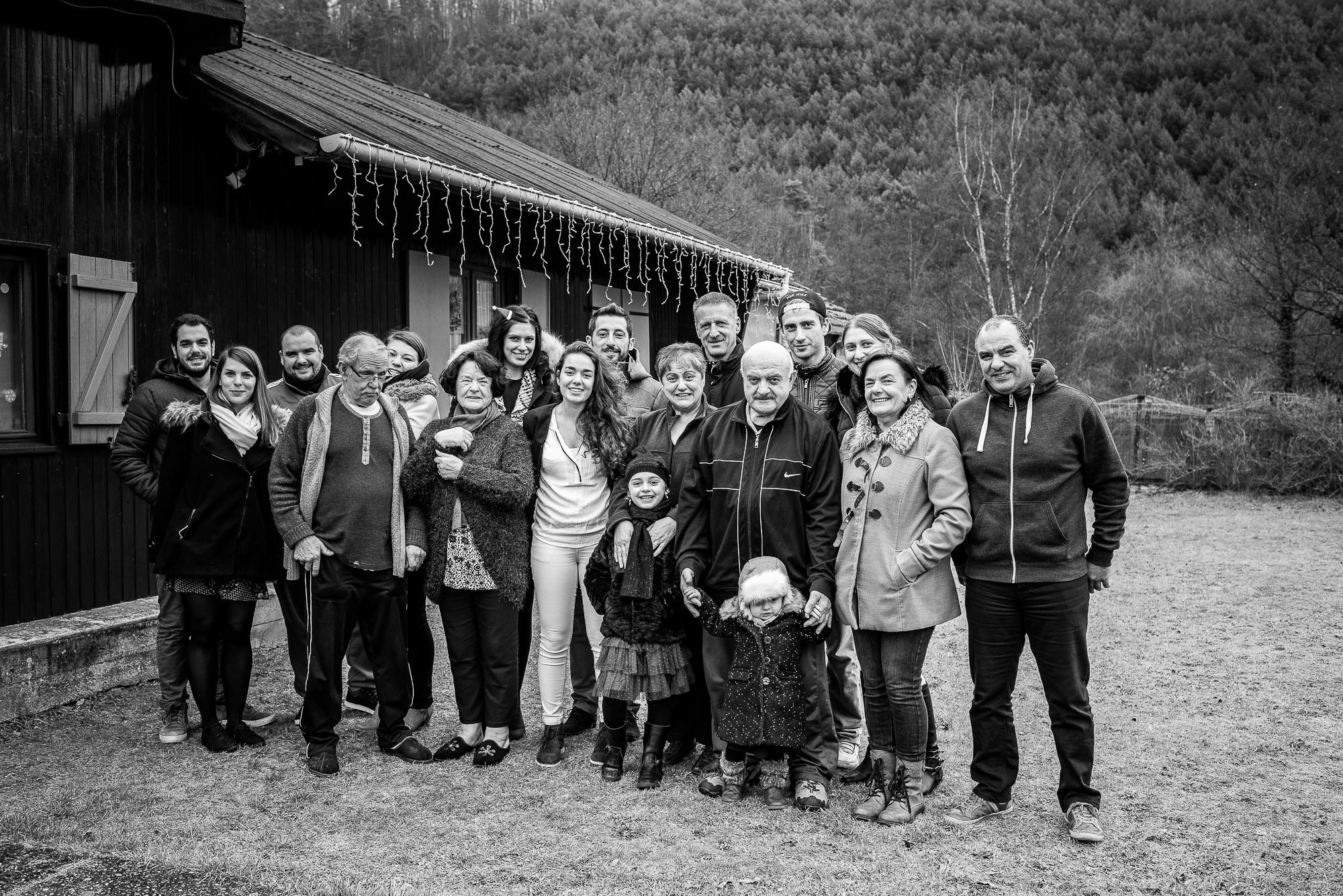 Nikon D610 + Nikon AF-S Nikkor 35mm F1.8G ED sample photo. Une famille sur terre/ a family on earth photography