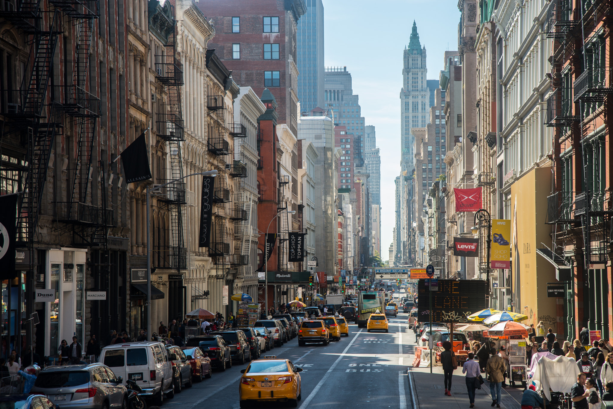 Nikon AF Nikkor 24-85mm F2.8-4D IF sample photo. Broadway, lower manhattan photography