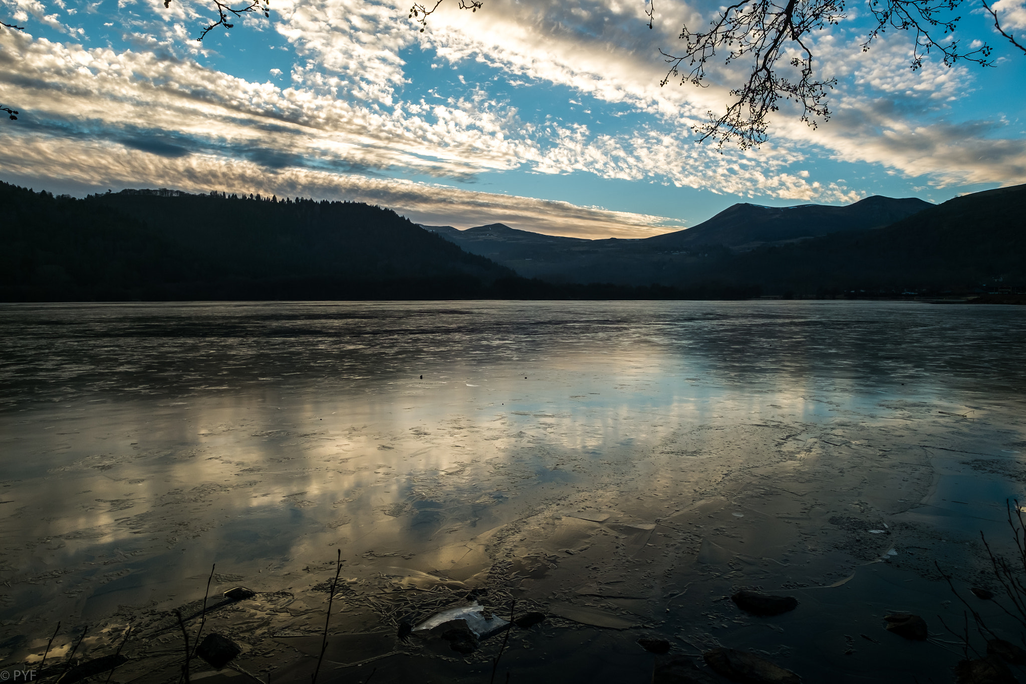 Fujifilm X-M1 + Fujifilm XF 14mm F2.8 R sample photo. Frozen lake photography